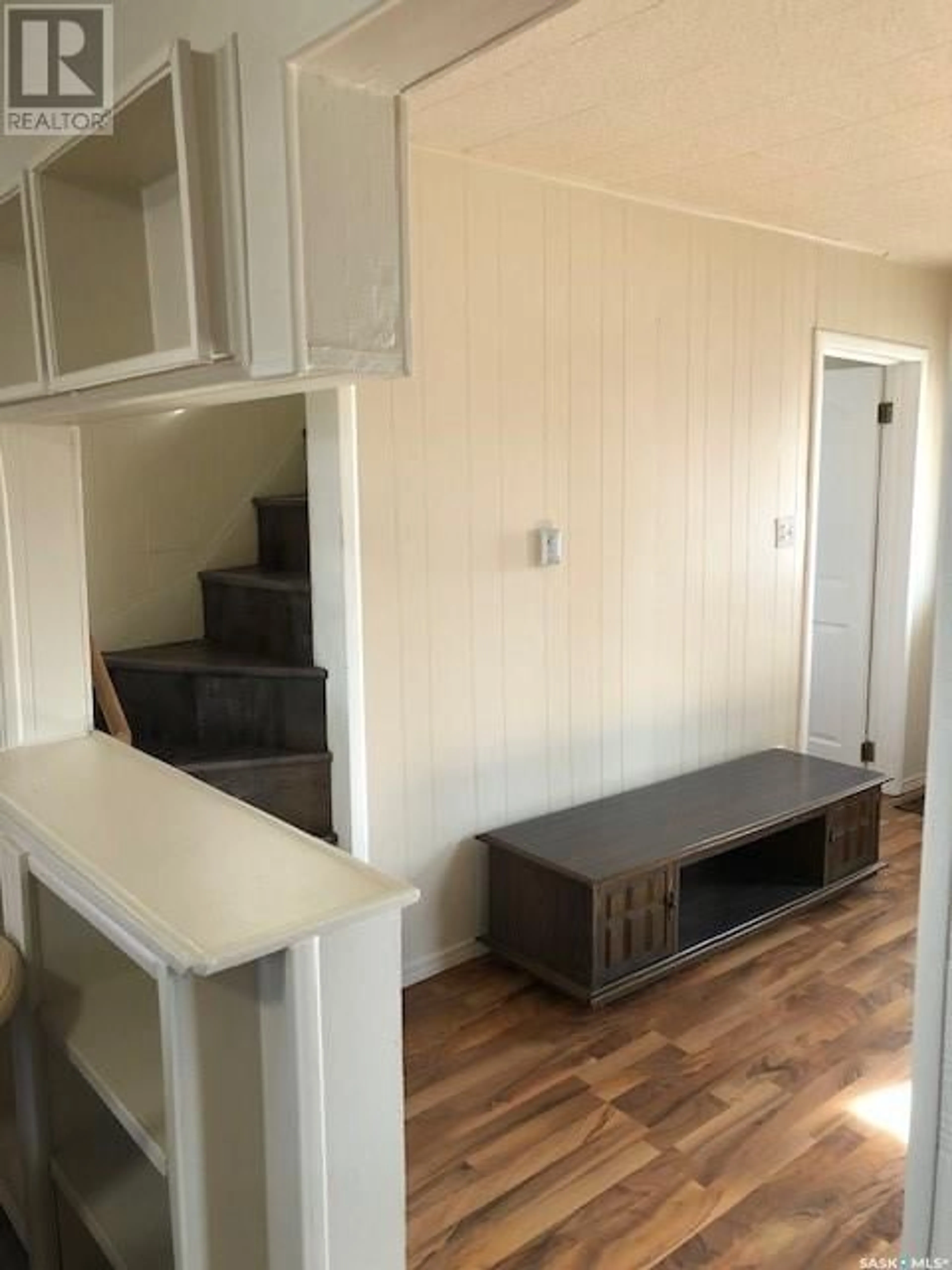 A pic of a room for E - 110 4TH AVENUE, Watrous Saskatchewan S0K4T0