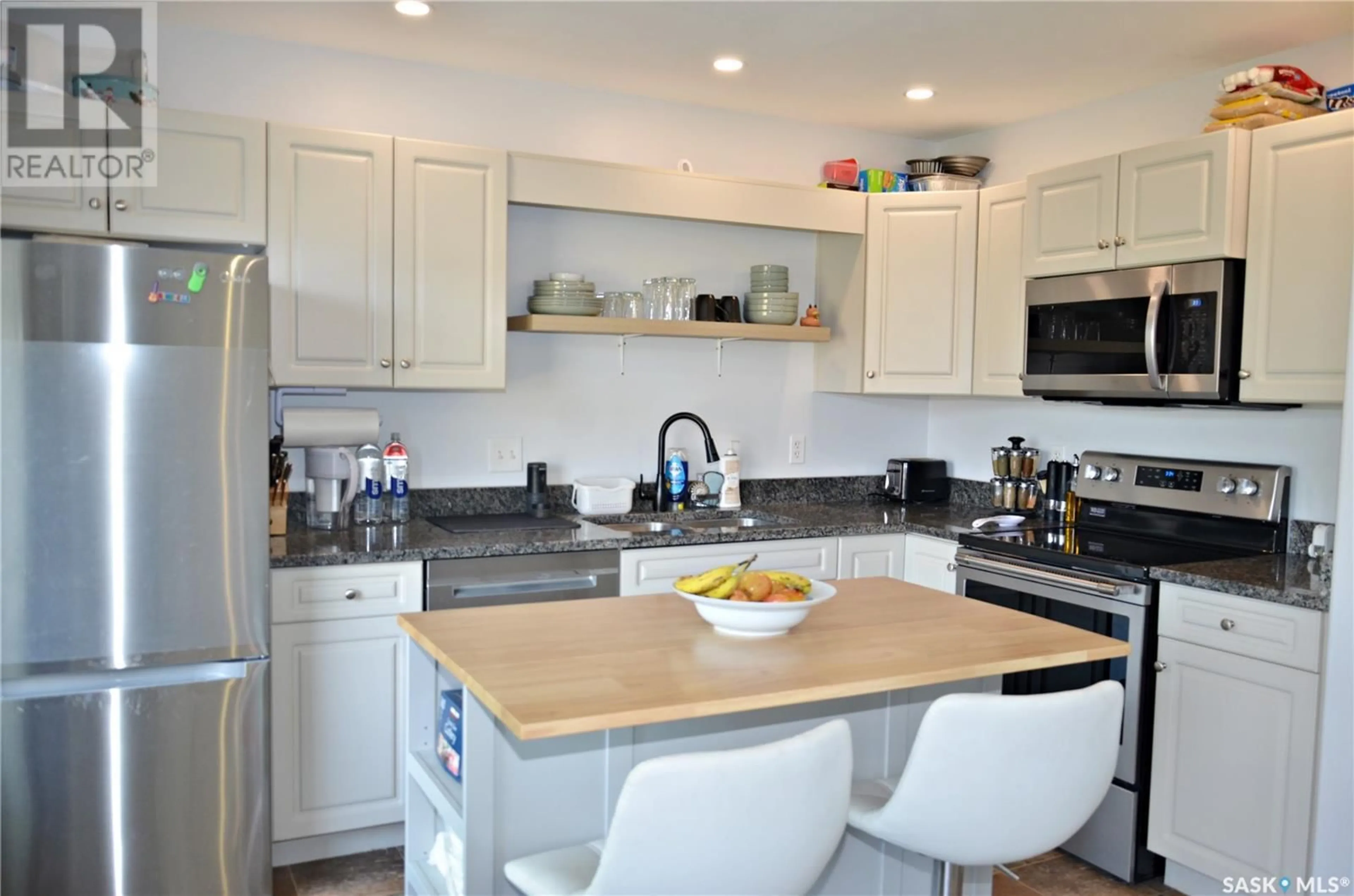 Open concept kitchen, unknown for 350 - 118 MACCORMACK ROAD, Martensville Saskatchewan S0K2T0