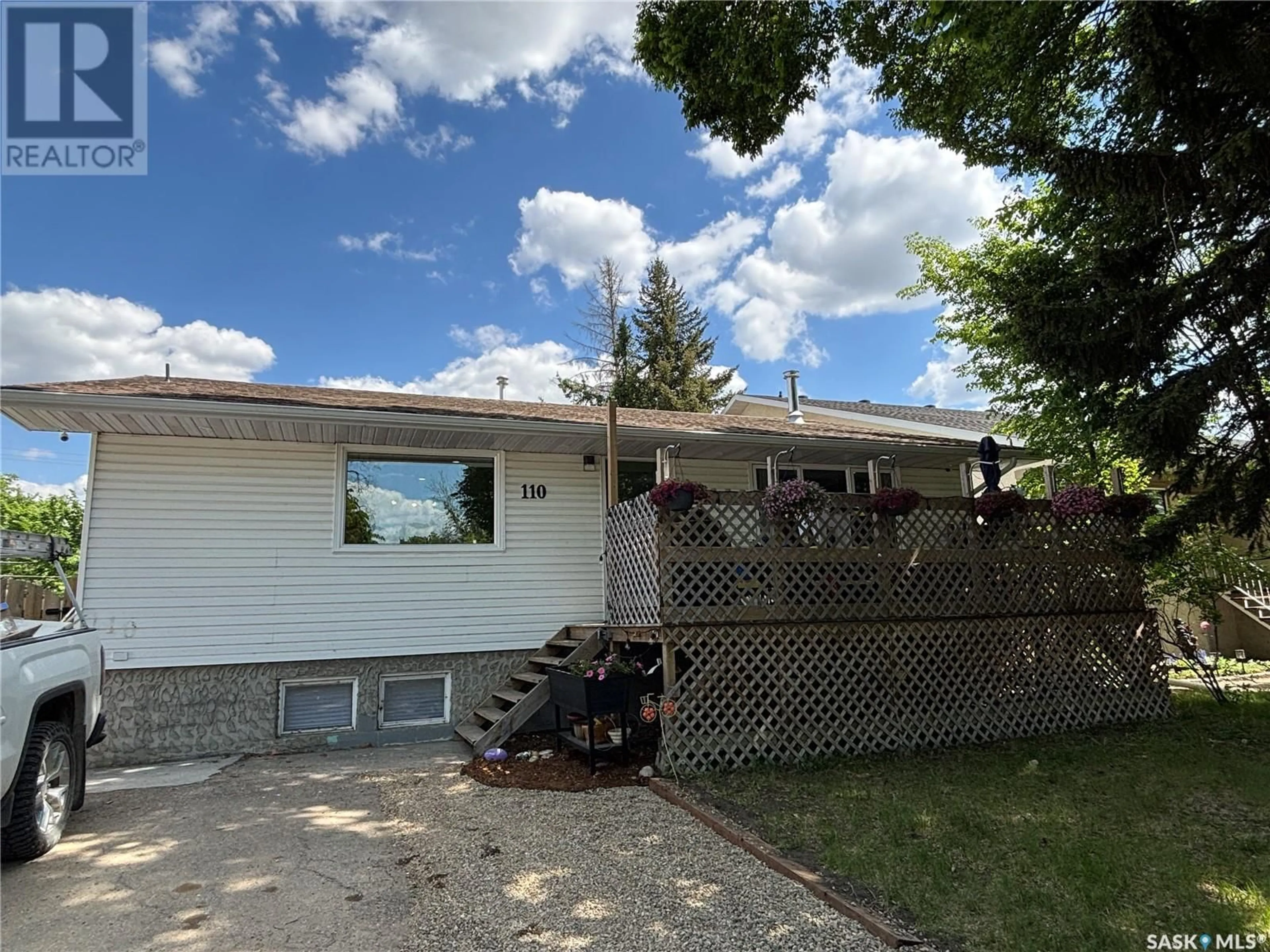 A pic from outside/outdoor area/front of a property/back of a property/a pic from drone, street for 110 MARSH STREET, Maple Creek Saskatchewan S0N1N0