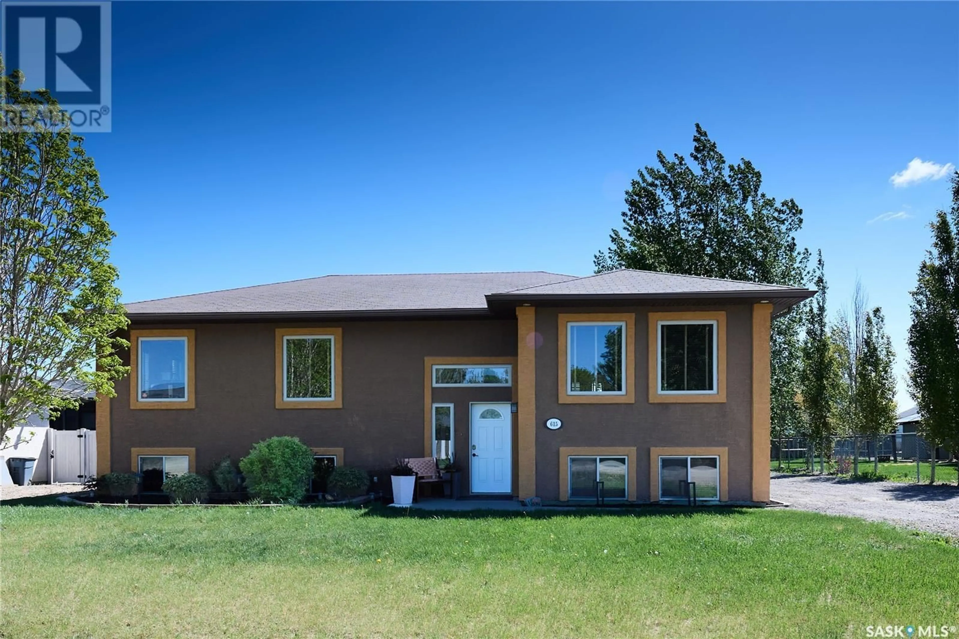 Home with vinyl exterior material, building for 615 JAMES STREET, Lumsden Saskatchewan S0G3C0