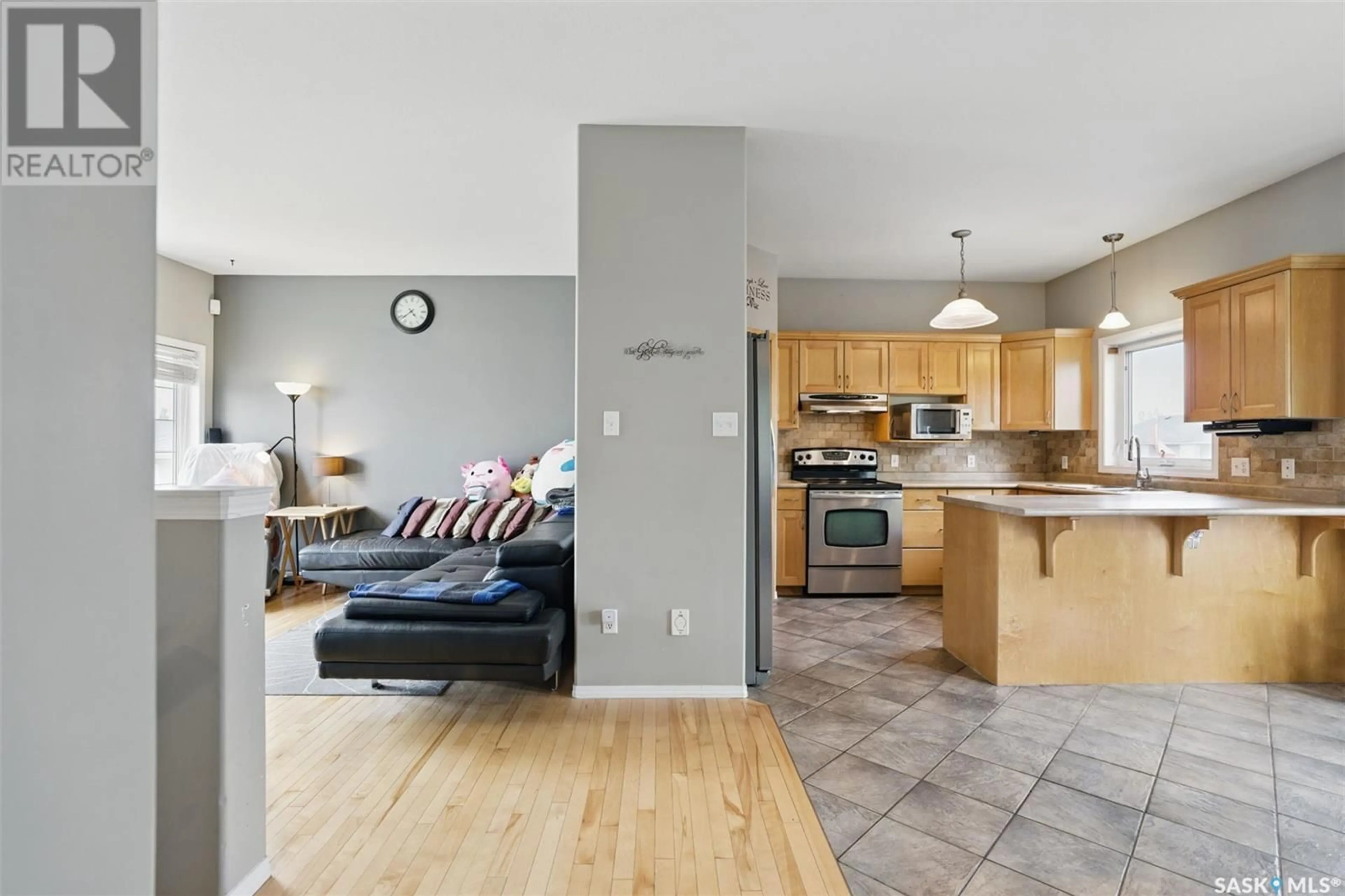 Open concept kitchen, unknown for 410 CRYSTAL CRESCENT, Warman Saskatchewan S0K0A1
