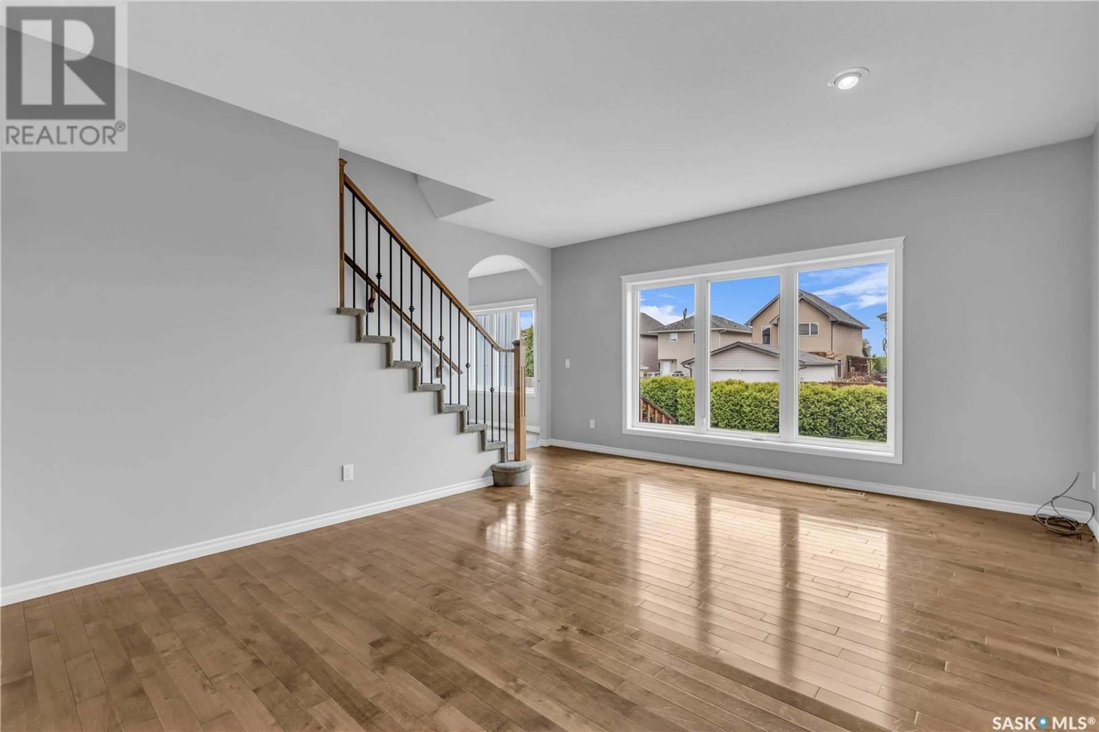 Indoor entryway for 435 MCINTOSH COURT, Saskatoon Saskatchewan S7T0C4