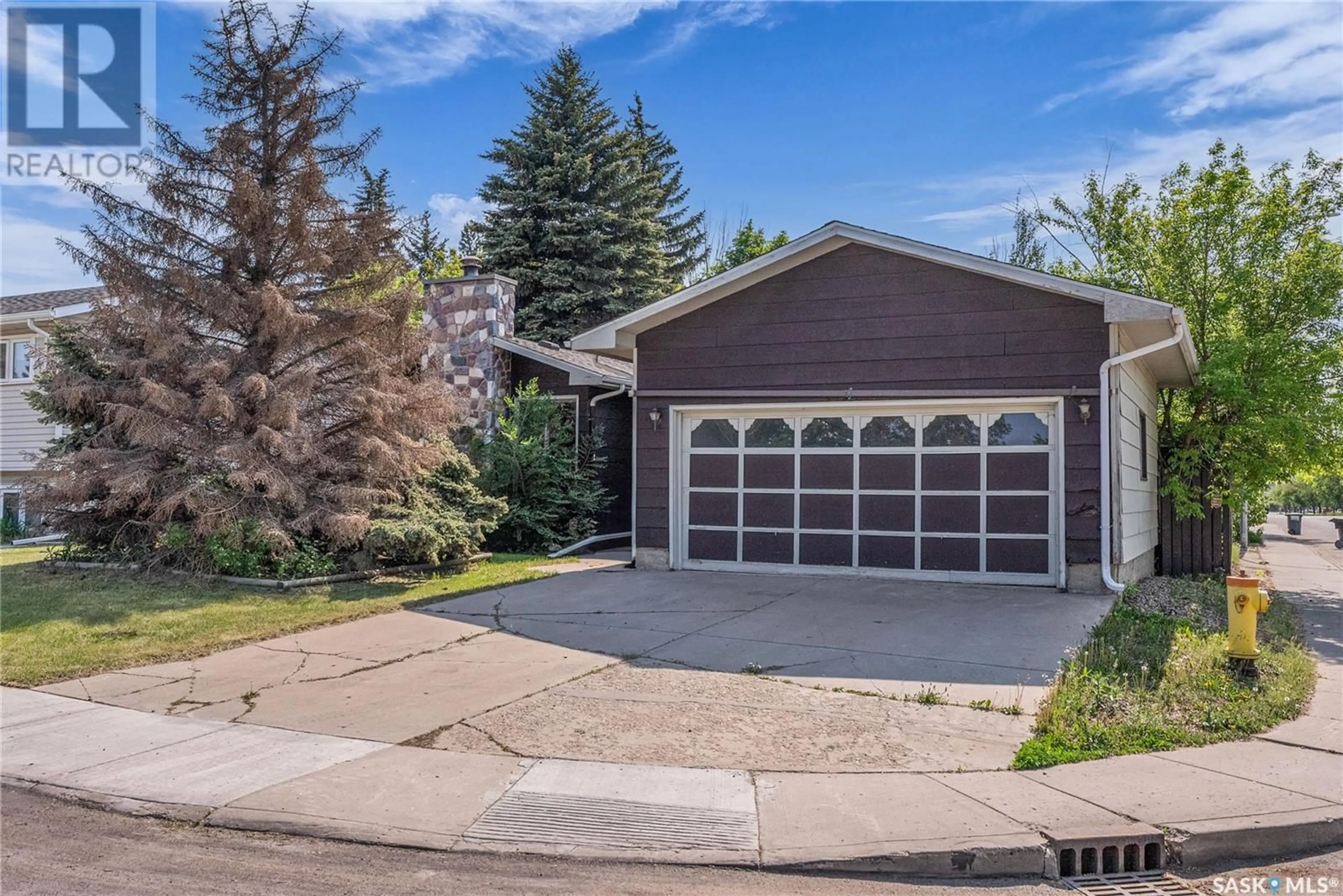 Home with vinyl exterior material, street for 103 CYPRESS COURT, Saskatoon Saskatchewan S7K5C3