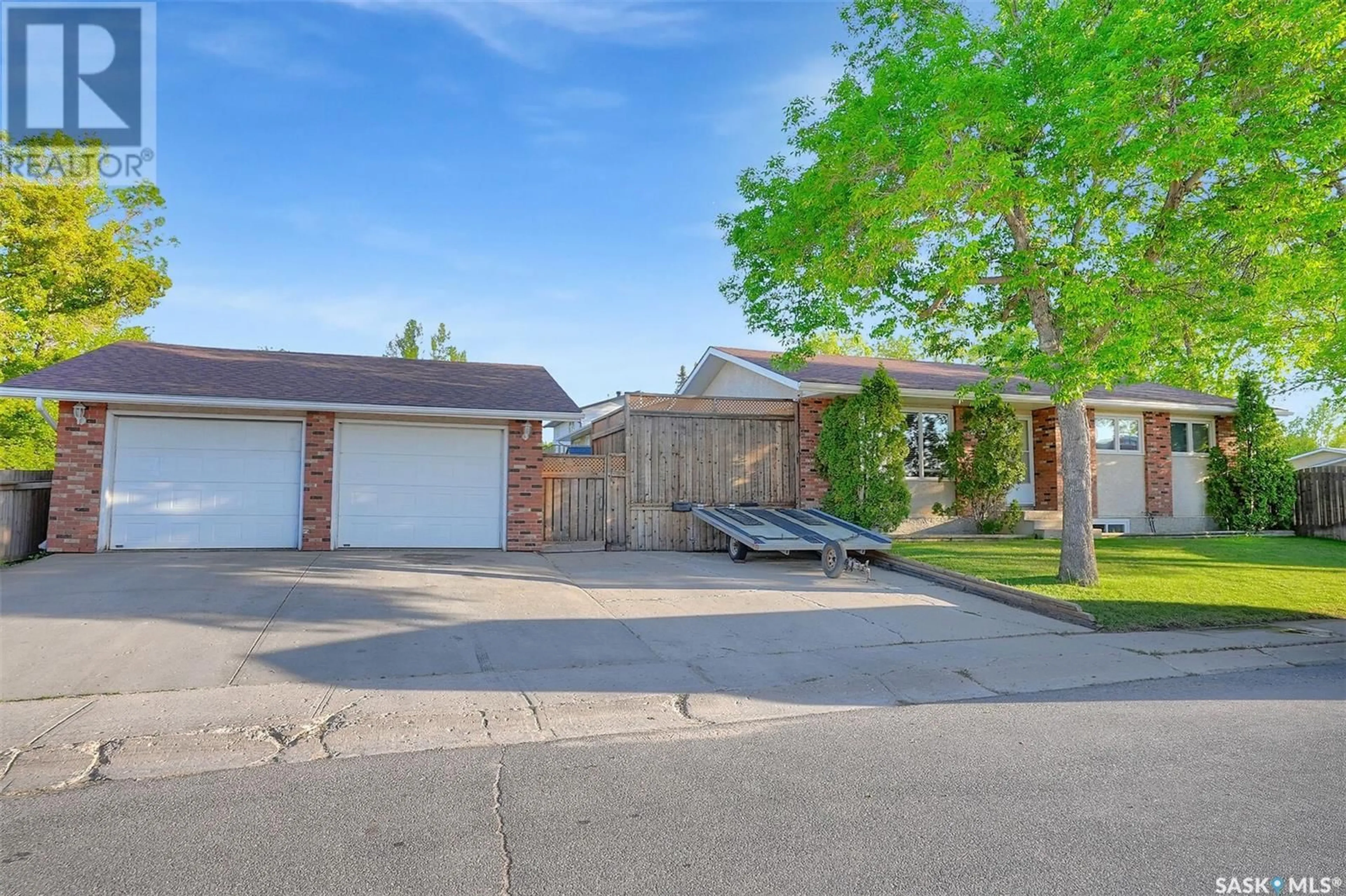 A pic from outside/outdoor area/front of a property/back of a property/a pic from drone, street for 11 DEMPSEY AVENUE, Regina Saskatchewan S4T7J3