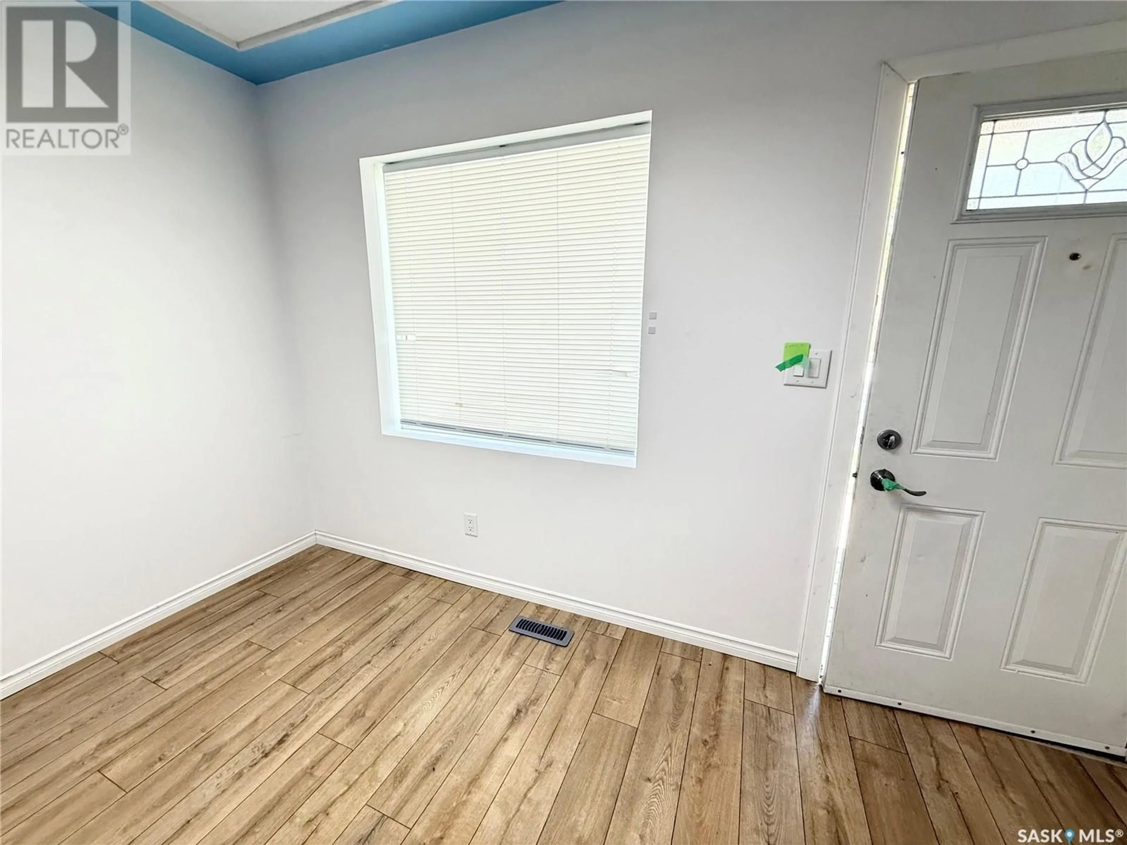 A pic of a room for 2919 DEWDNEY AVENUE, Regina Saskatchewan S4T0Y1