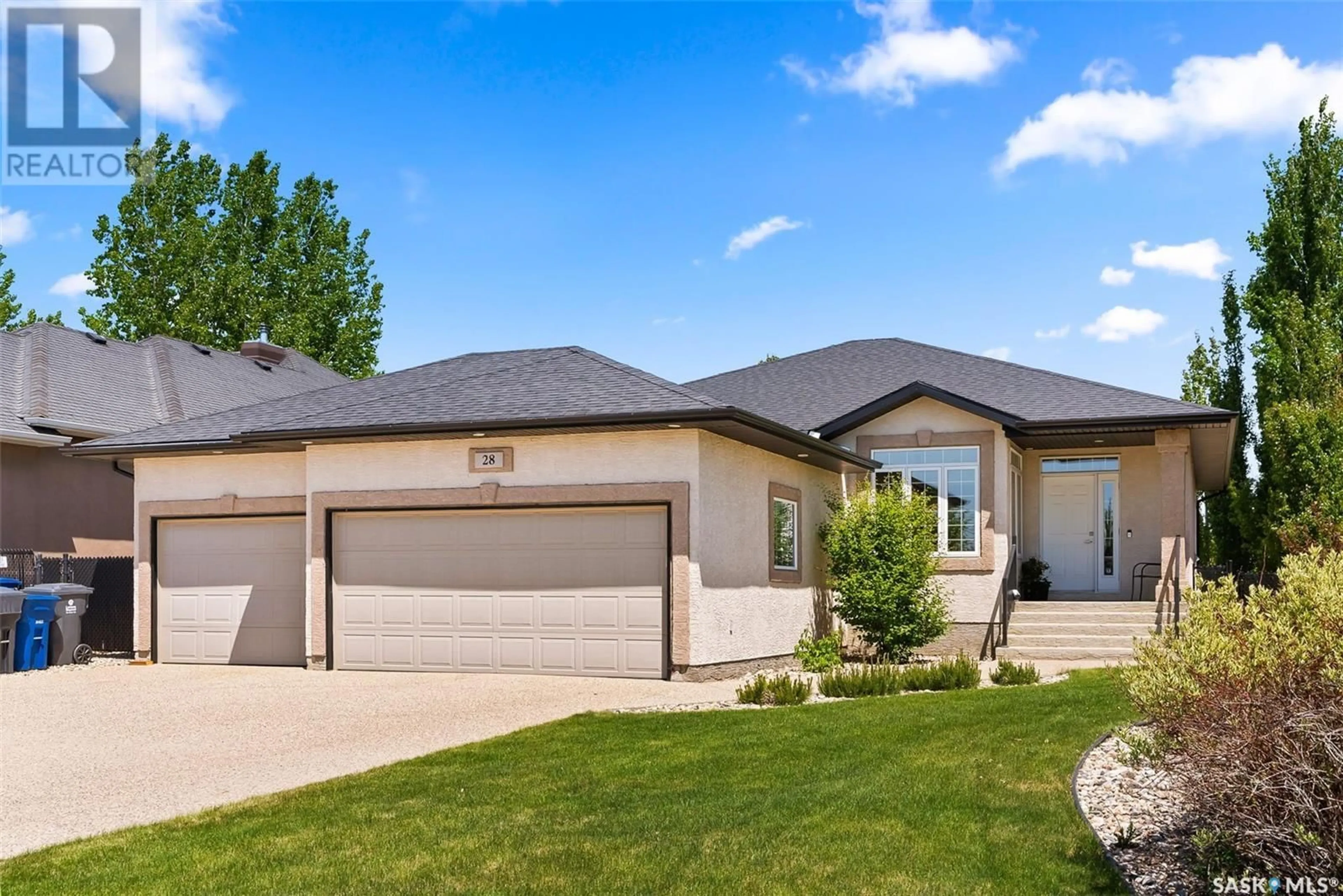 Home with vinyl exterior material, street for 28 FAIRWAY CRESCENT, White City Saskatchewan S4L0A7