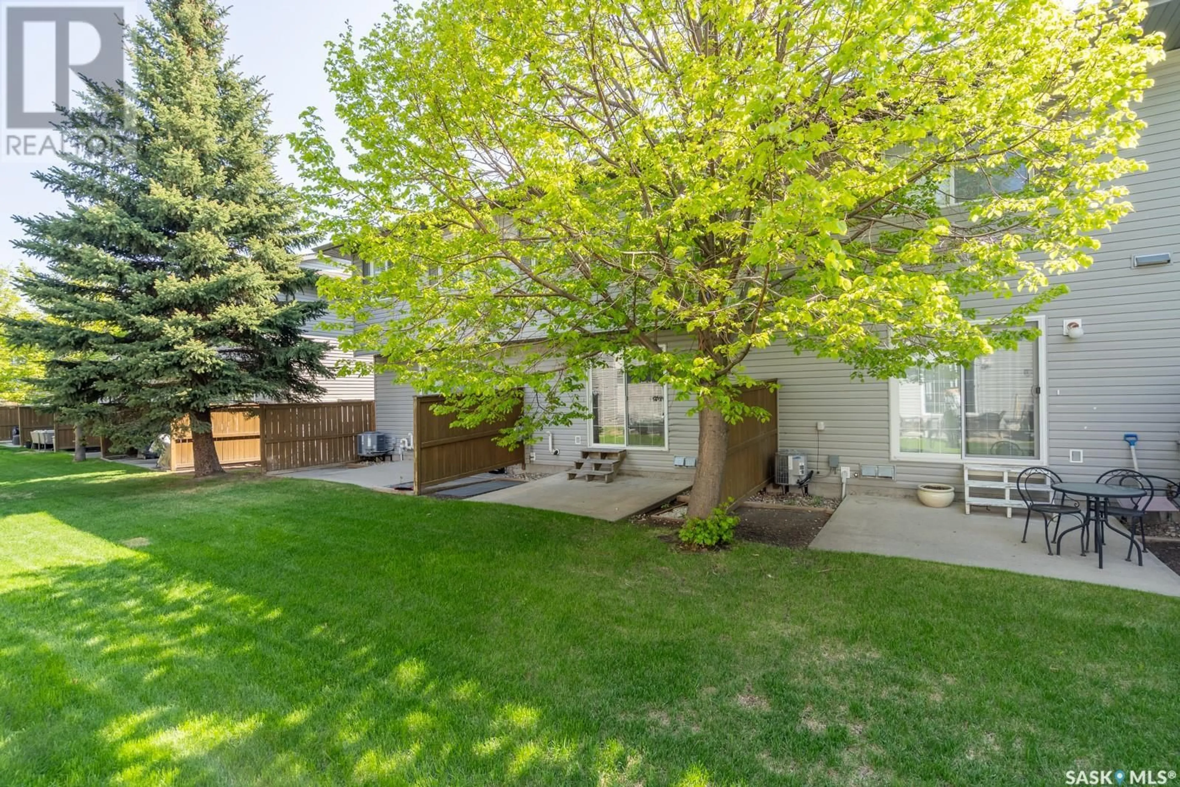 Patio, street for 3710 7TH AVENUE, Regina Saskatchewan S4N7R4