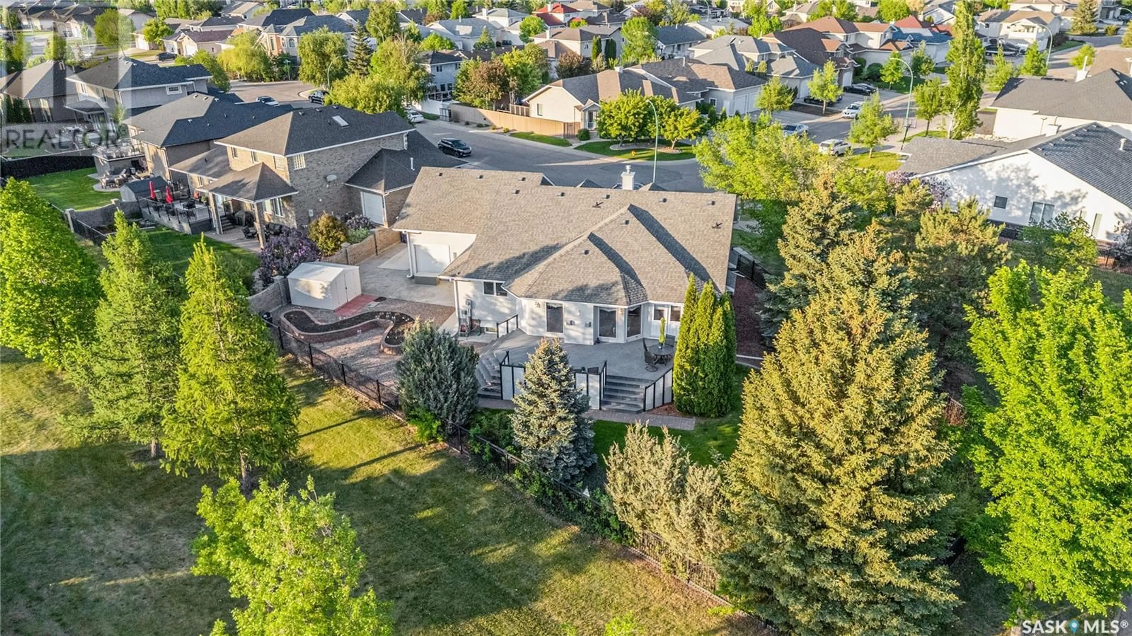 A pic from outside/outdoor area/front of a property/back of a property/a pic from drone, street for 319 BROOKMORE CRESCENT, Saskatoon Saskatchewan S7V1C1