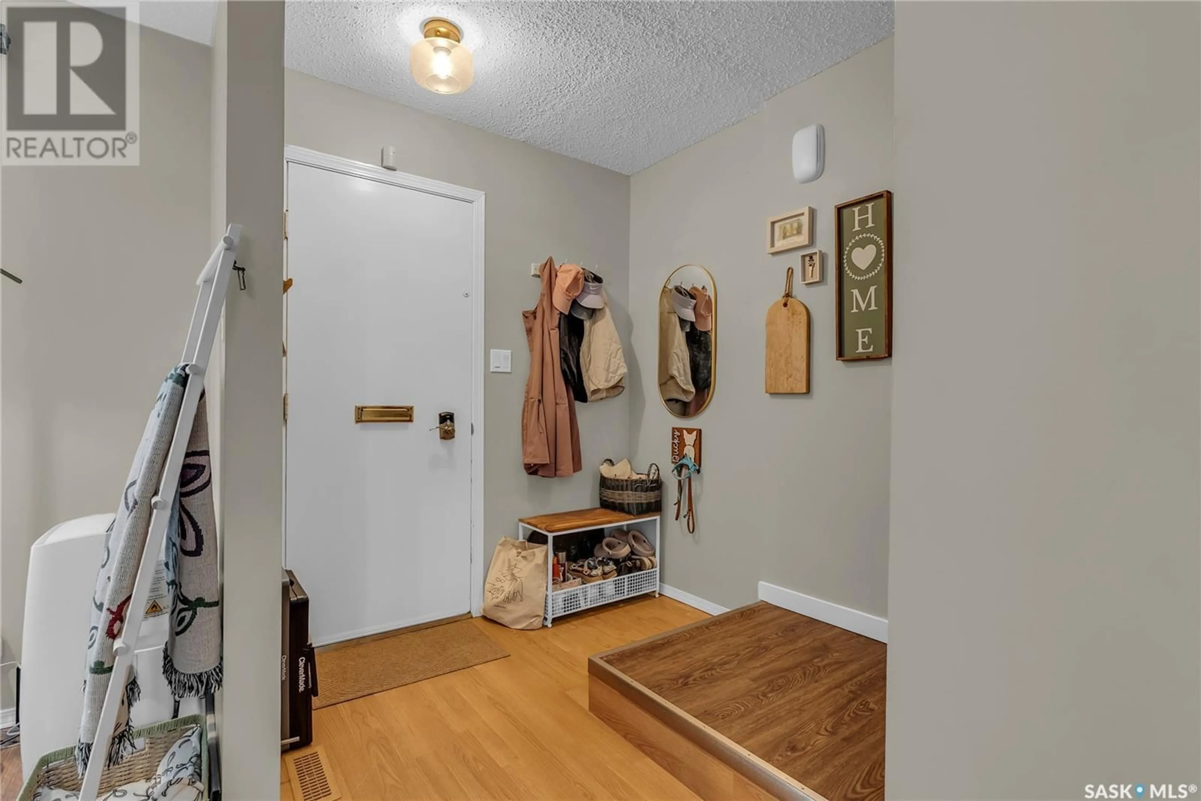 Indoor entryway for 2008 FOLEY DRIVE, North Battleford Saskatchewan S9A3G9