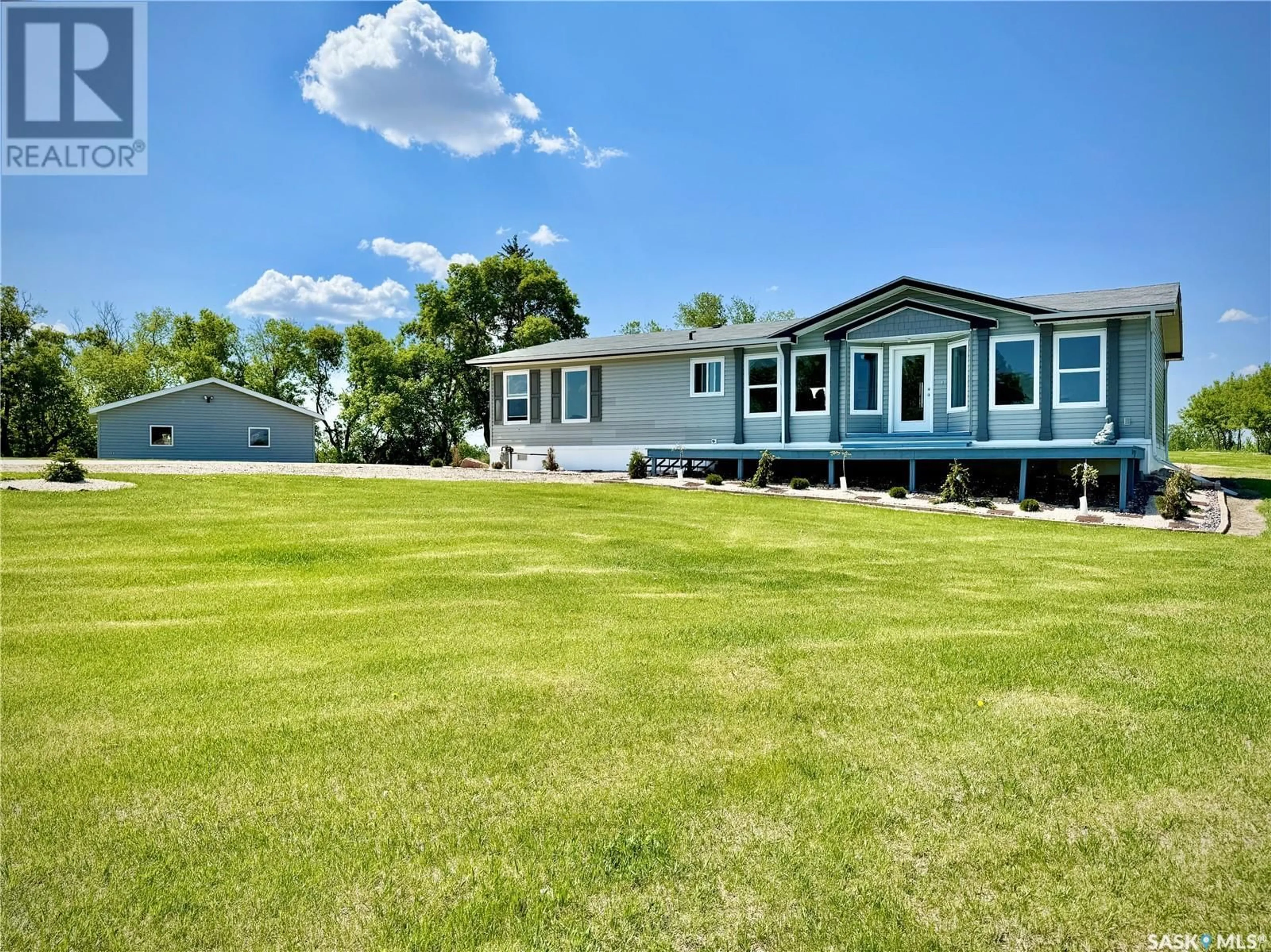A pic from outside/outdoor area/front of a property/back of a property/a pic from drone, water/lake/river/ocean view for 313 ELIZABETH STREET, Stockholm Saskatchewan S0A3Y0