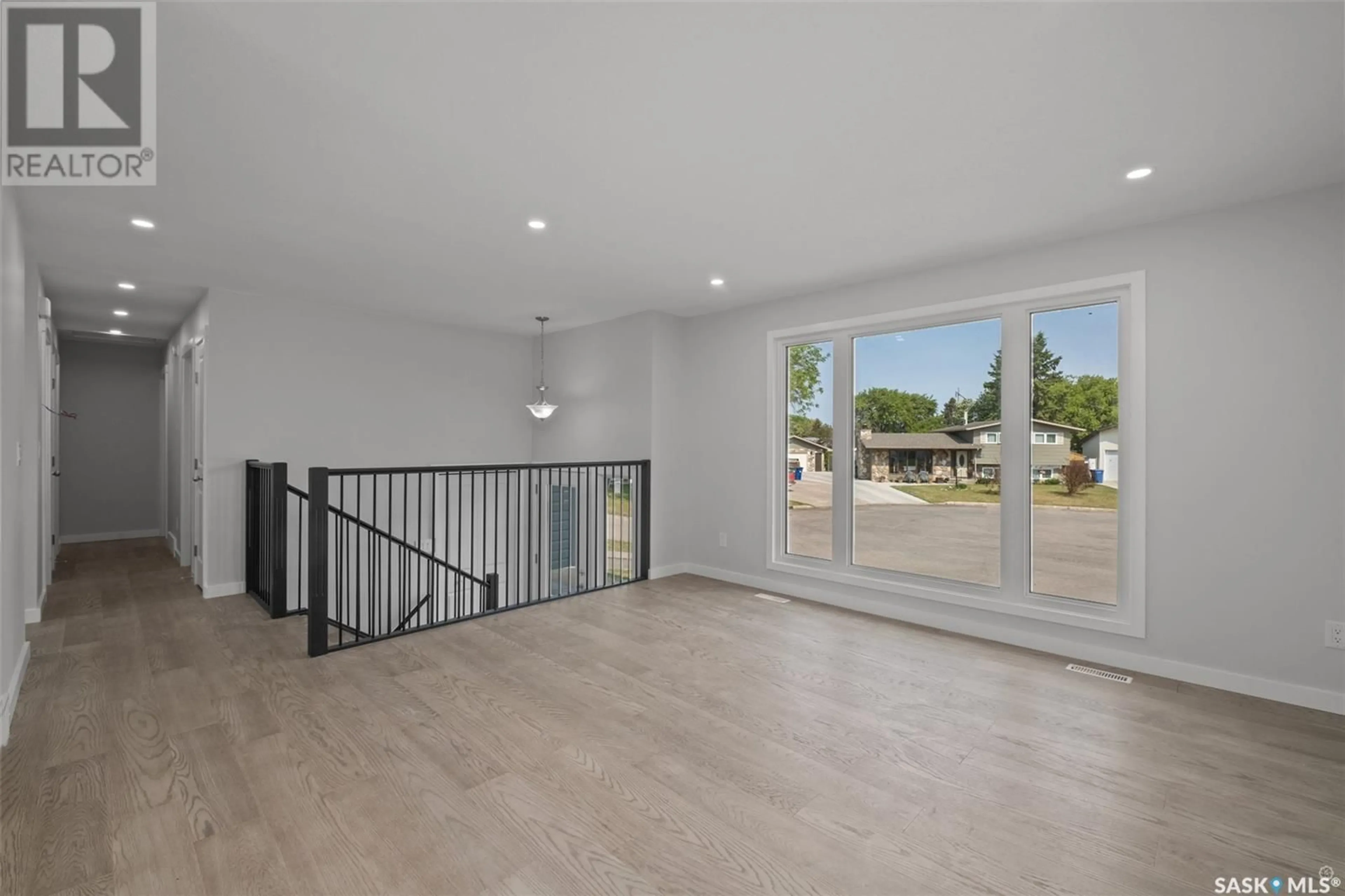 Indoor foyer for 539 PEARSON COURT, Prince Albert Saskatchewan S6V6C6
