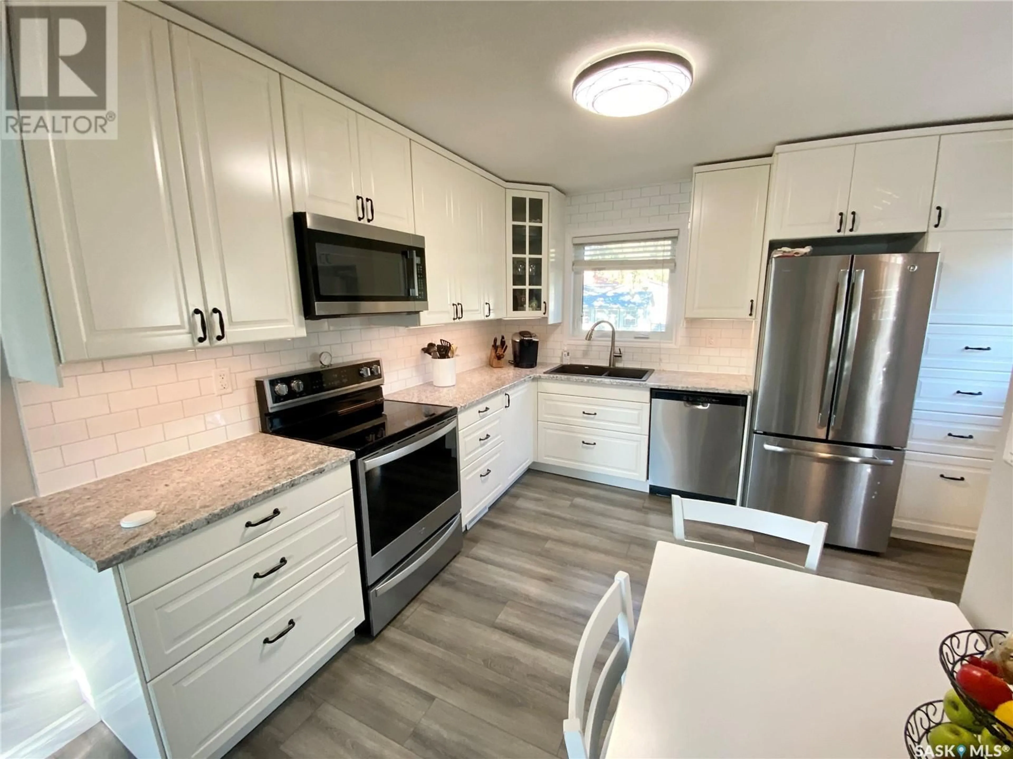 Open concept kitchen, unknown for 741 ROYAL STREET, Regina Saskatchewan S4T4Z3