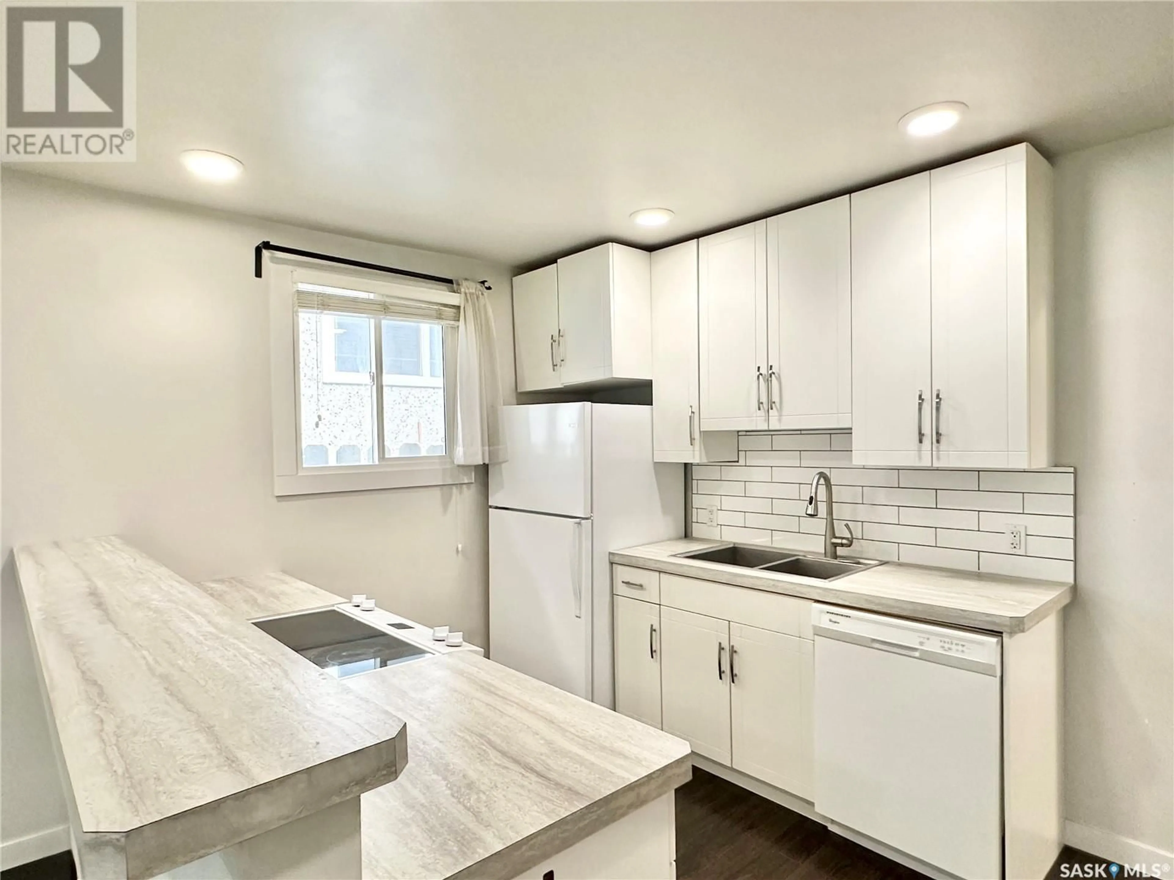 Standard kitchen, unknown for 1025 7TH STREET, Saskatoon Saskatchewan S7H0Y7