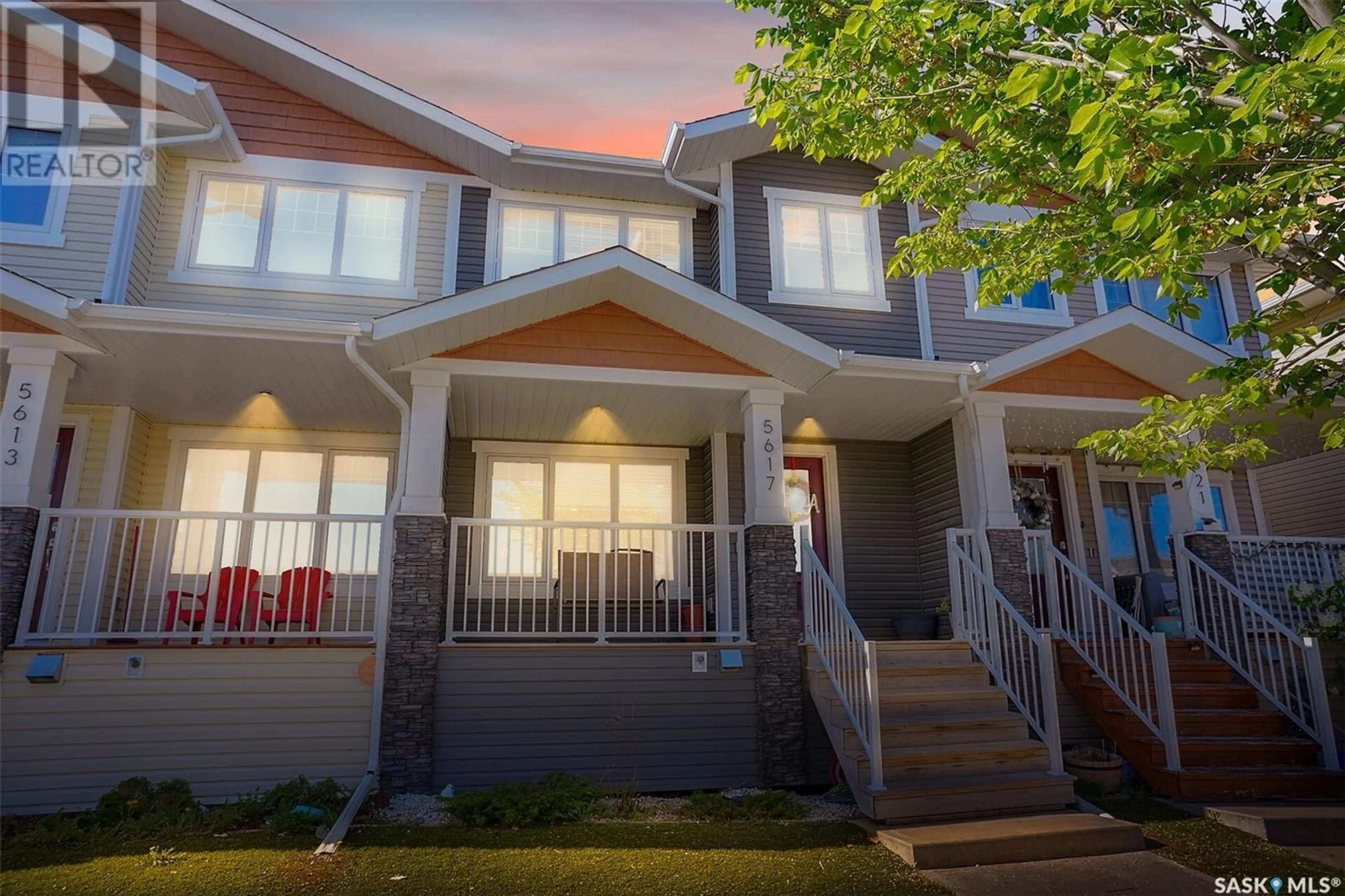 Home with vinyl exterior material, street for 5617 CEDERHOLM AVENUE, Regina Saskatchewan S4W0M9