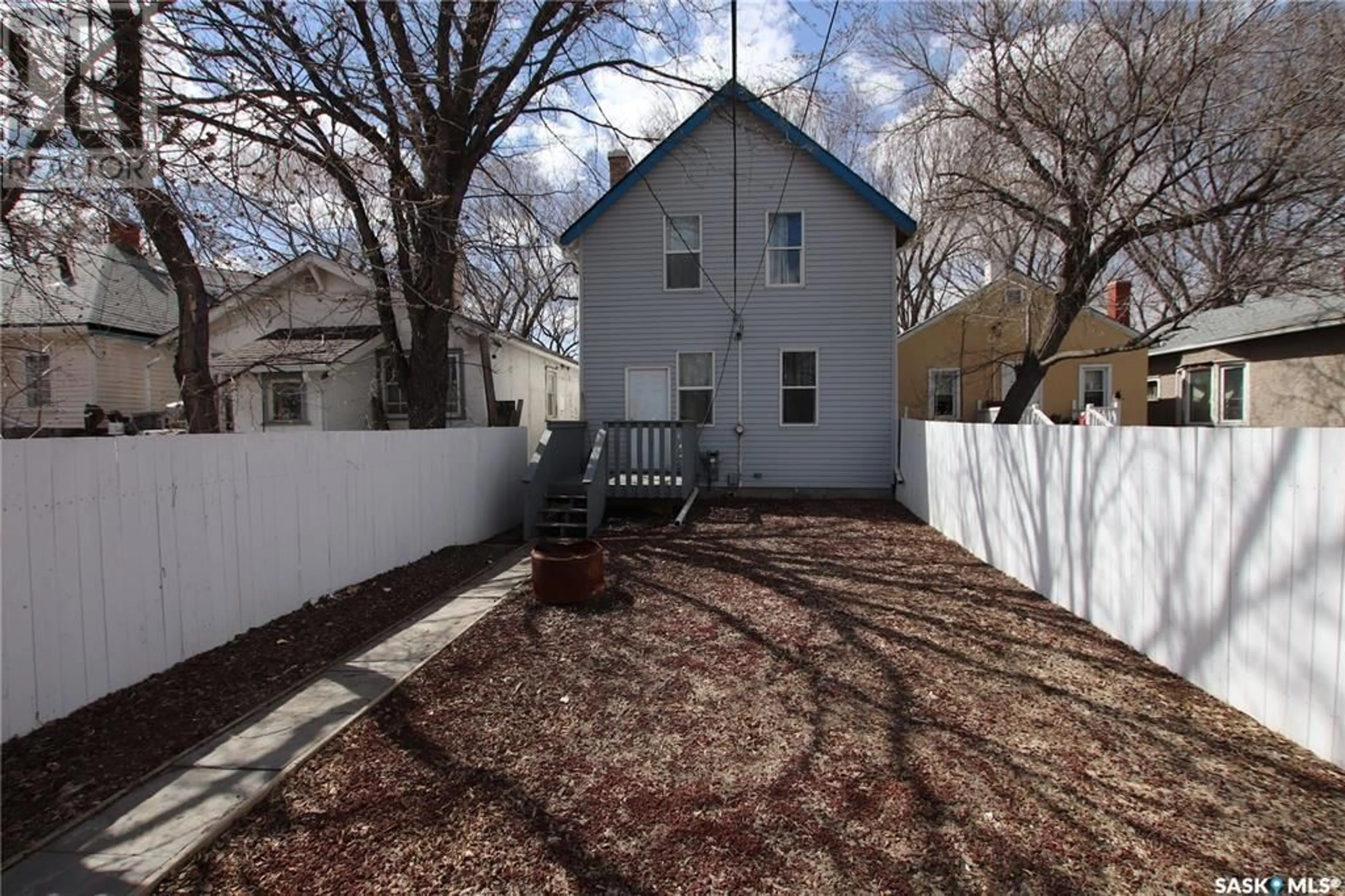 A pic from outside/outdoor area/front of a property/back of a property/a pic from drone, street for 1565 ROBINSON STREET, Regina Saskatchewan S4T2Z1