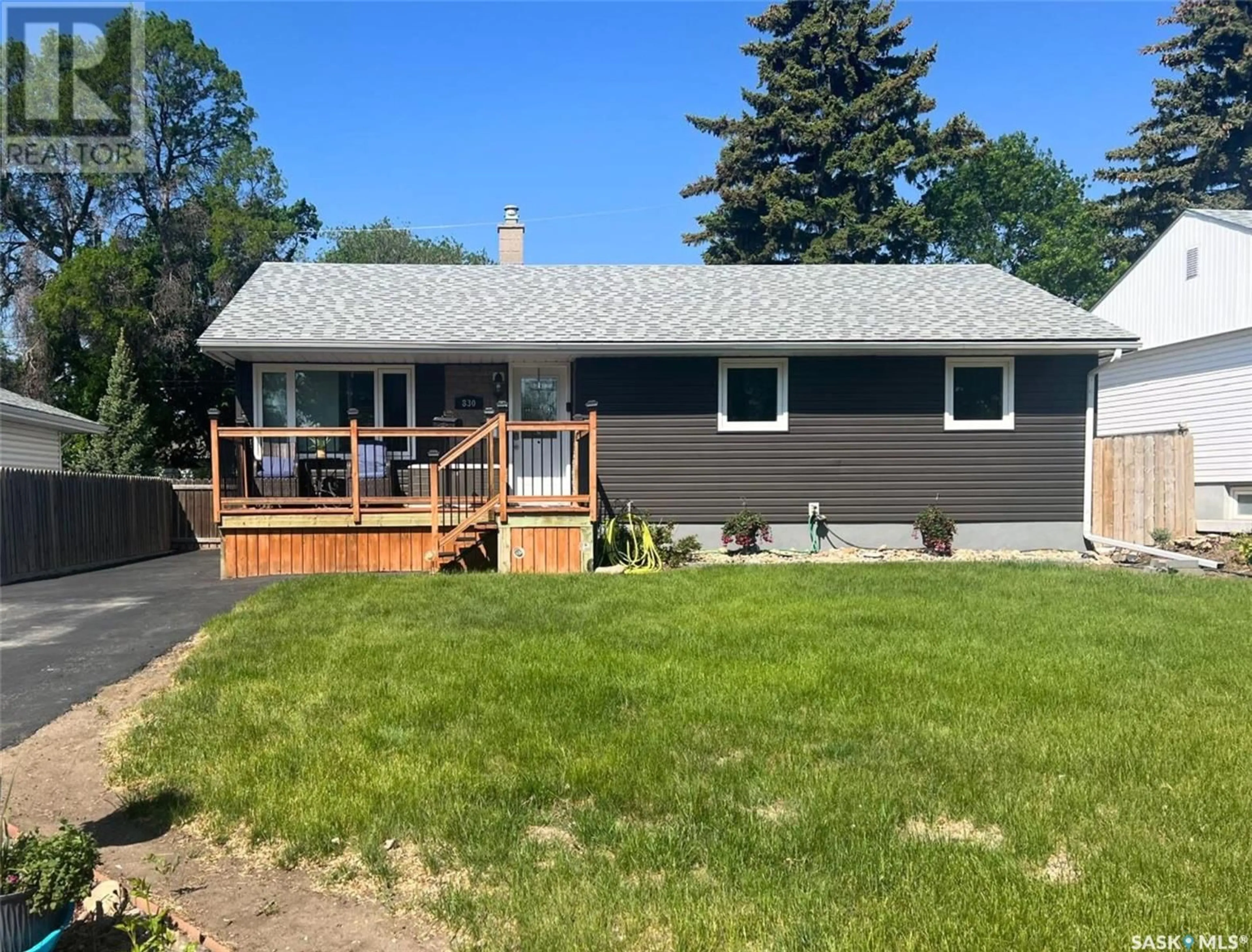 Home with vinyl exterior material, unknown for 830 4TH AVENUE, Swift Current Saskatchewan S9H2K6