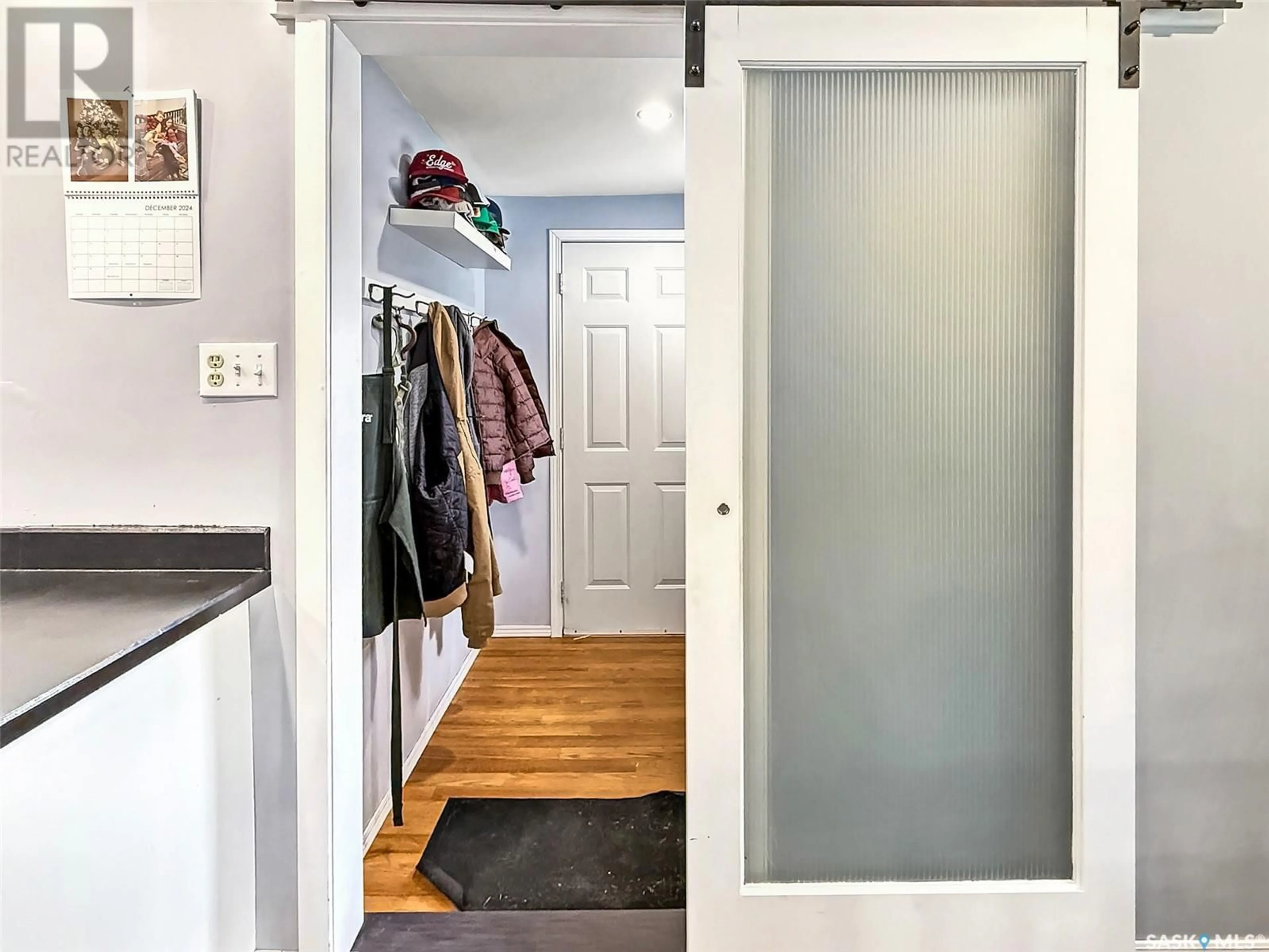 Indoor entryway for 355 8TH AVENUE, Swift Current Saskatchewan S9H0Z9