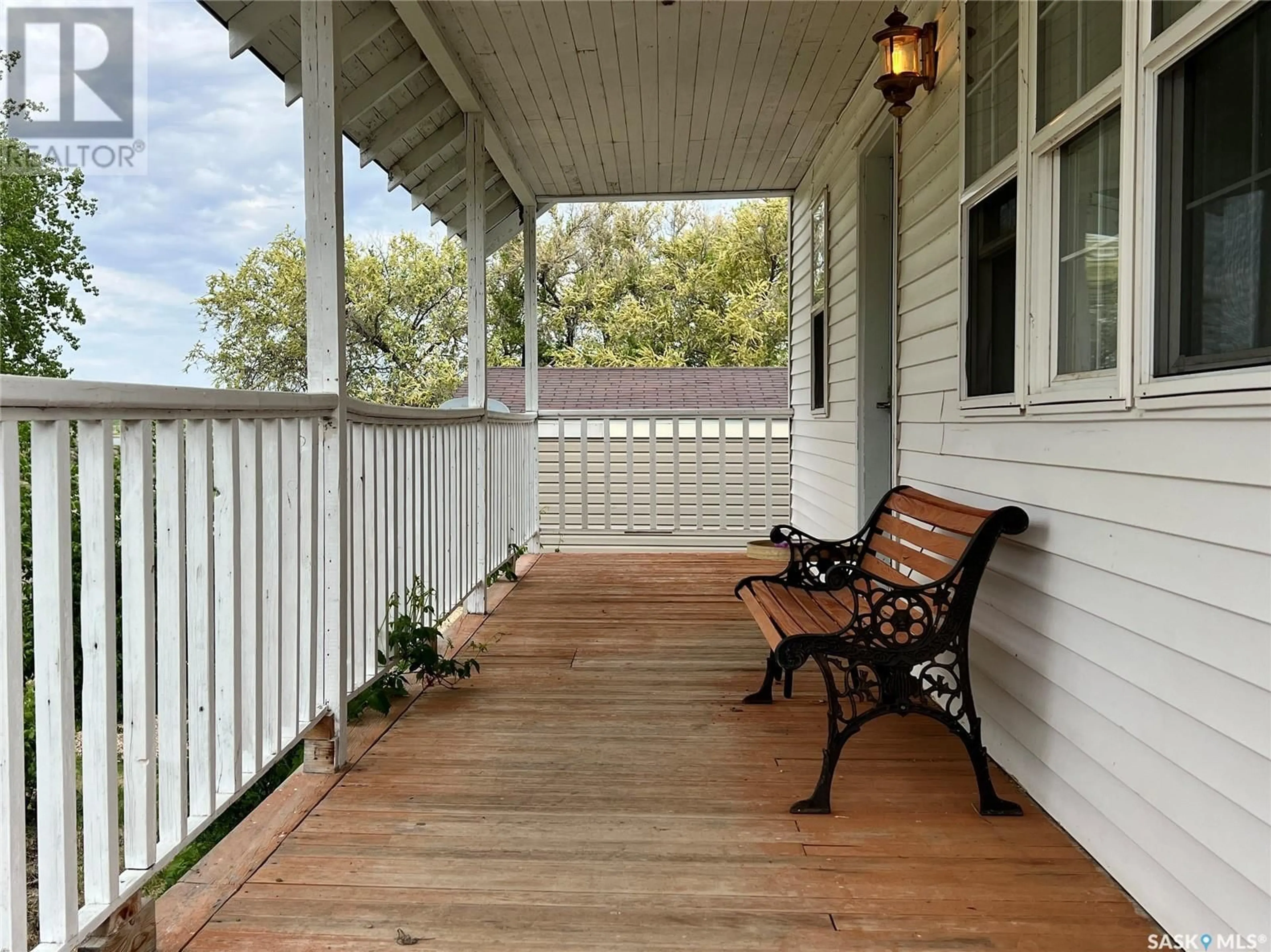 Patio, street for 519 BROWNLEE STREET, Herbert Saskatchewan S0H2A0