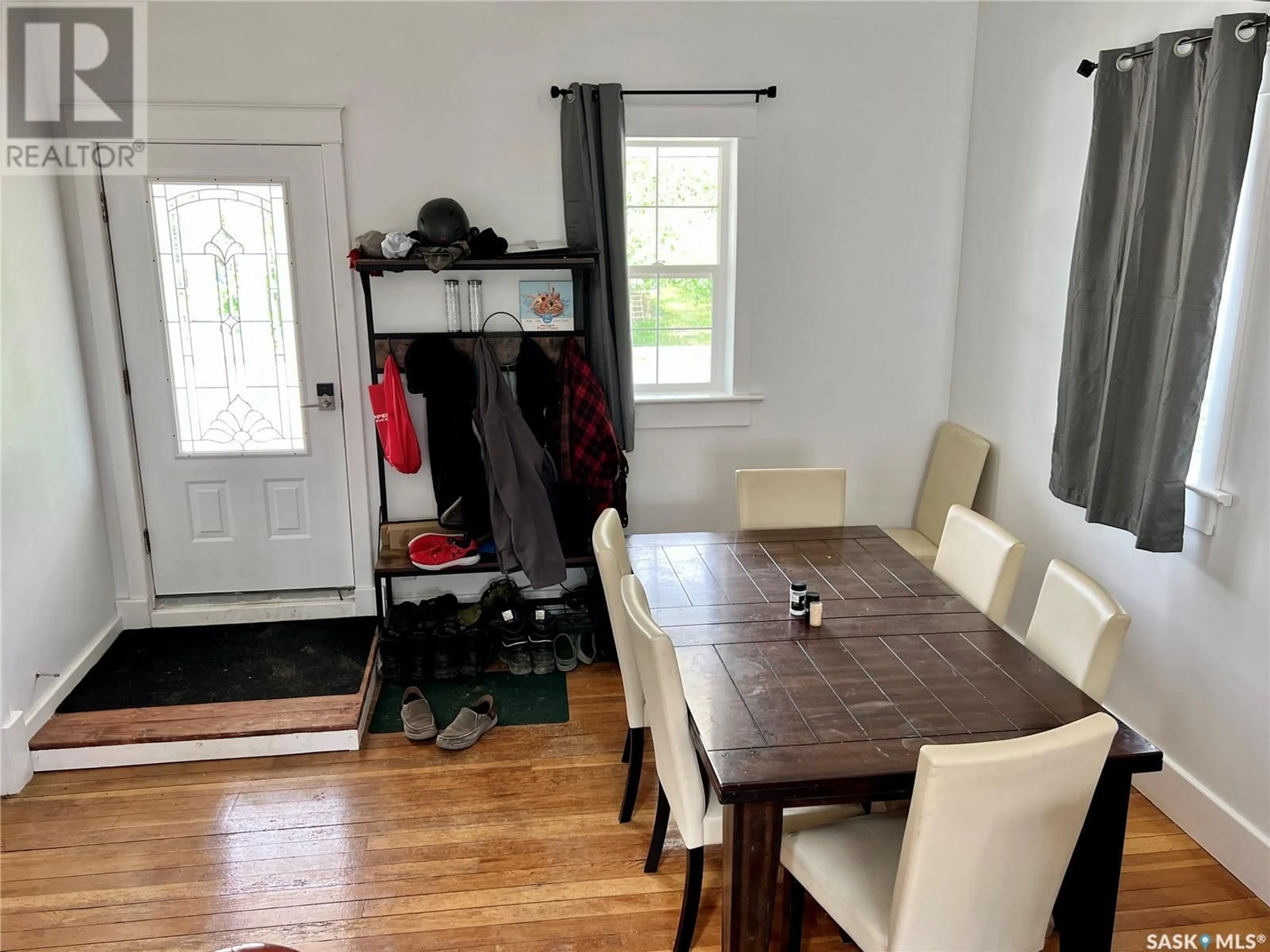 Dining room, wood/laminate floor for 519 BROWNLEE STREET, Herbert Saskatchewan S0H2A0
