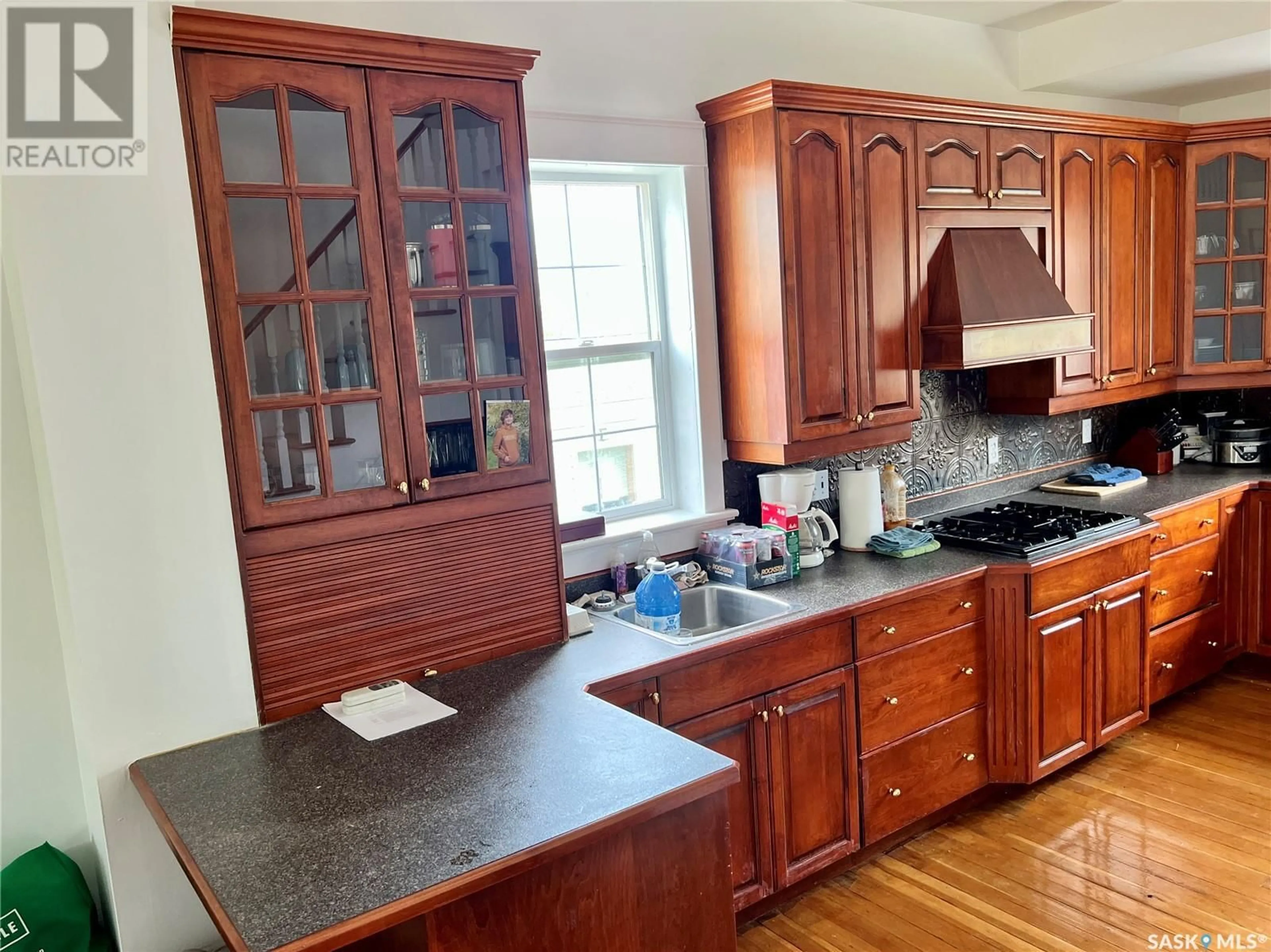 Standard kitchen, wood/laminate floor for 519 BROWNLEE STREET, Herbert Saskatchewan S0H2A0