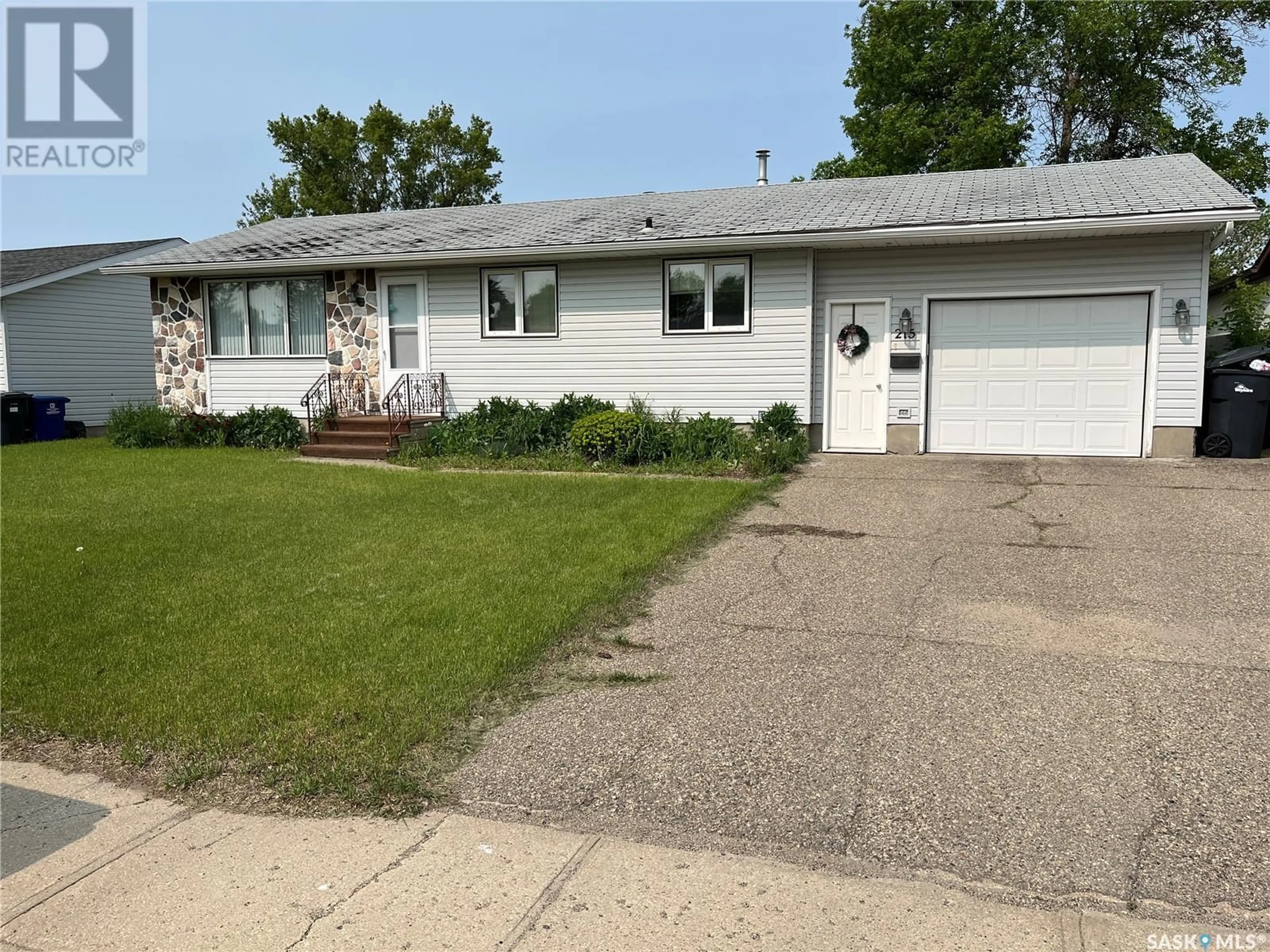 Unknown for 215 17TH STREET, Weyburn Saskatchewan S4H2P1