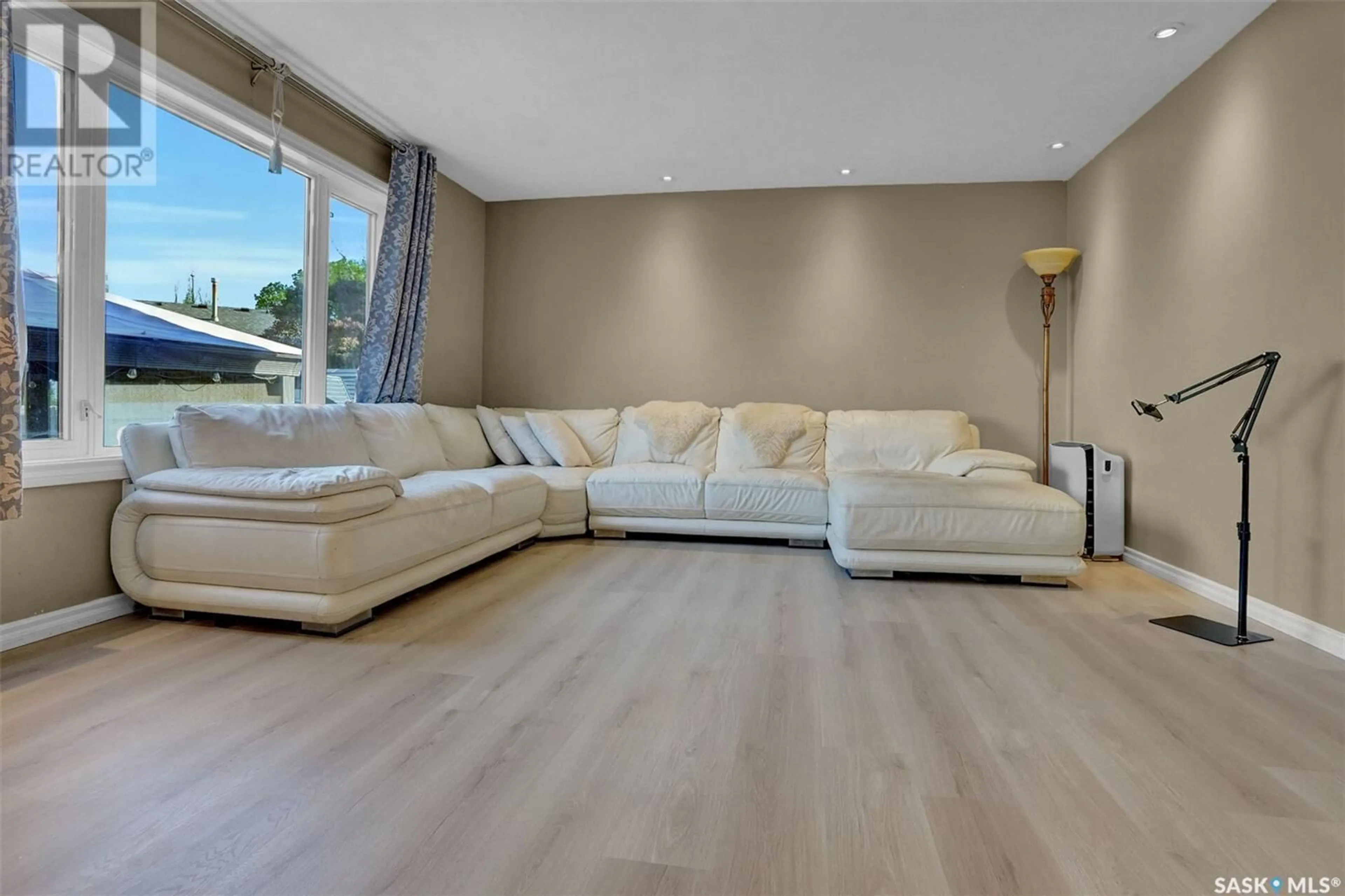 Living room with furniture, unknown for 7231 MAPLE VIEW CRESCENT, Regina Saskatchewan S4X4S3