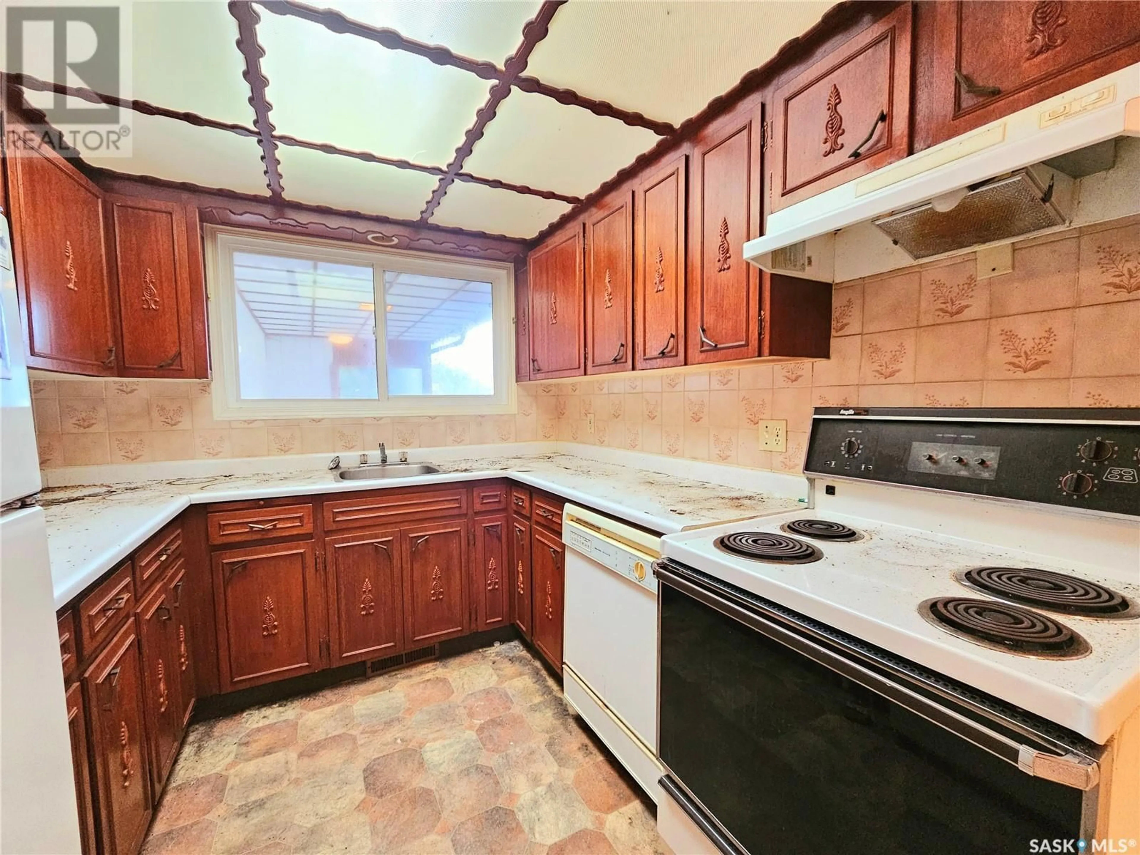 Standard kitchen, unknown for 1740 WALLACE STREET, Regina Saskatchewan S4N3Z6