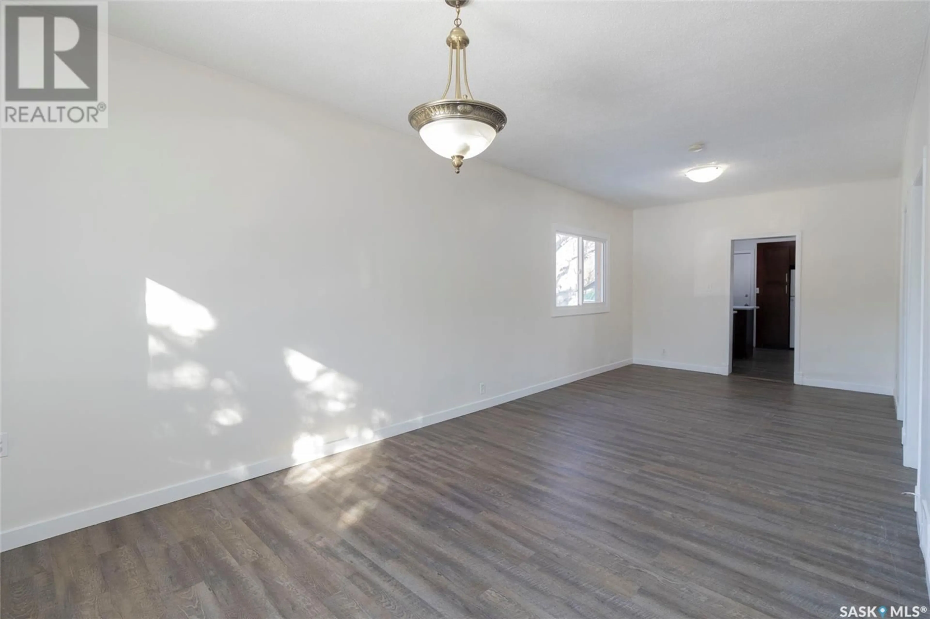 A pic of a room for 308 M AVENUE, Saskatoon Saskatchewan S7L2S5