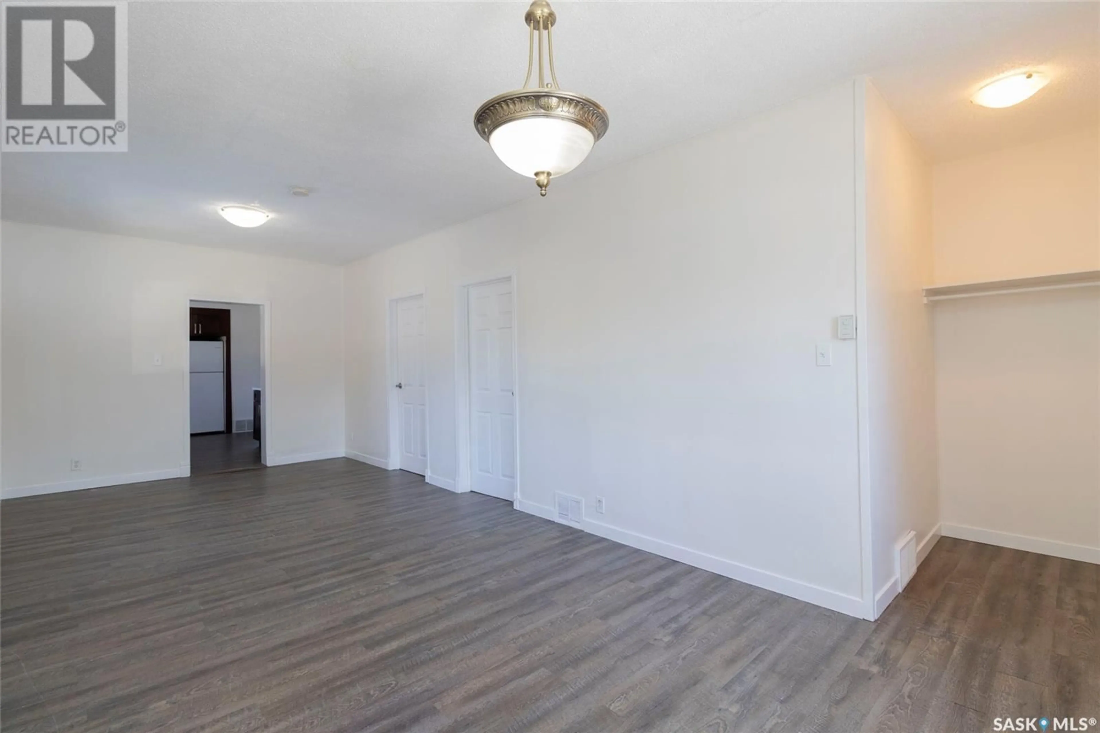 A pic of a room for 308 M AVENUE, Saskatoon Saskatchewan S7L2S5