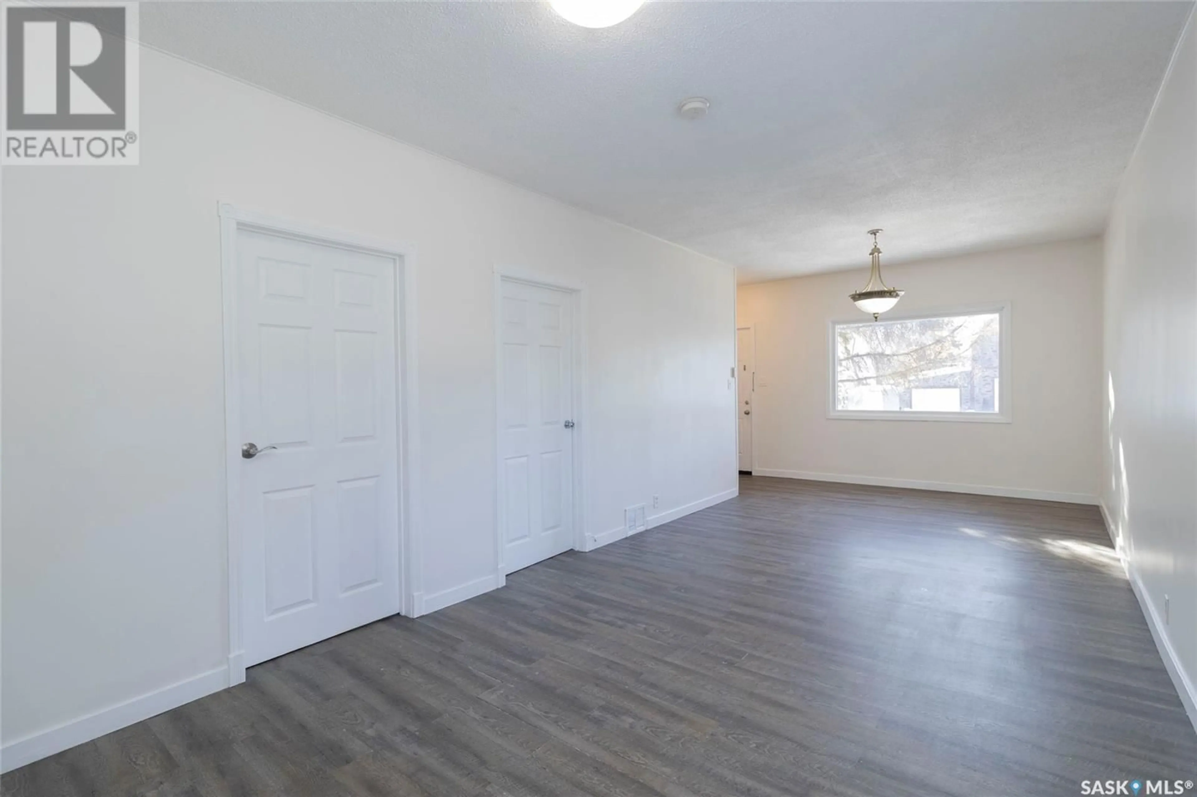 A pic of a room for 308 M AVENUE, Saskatoon Saskatchewan S7L2S5