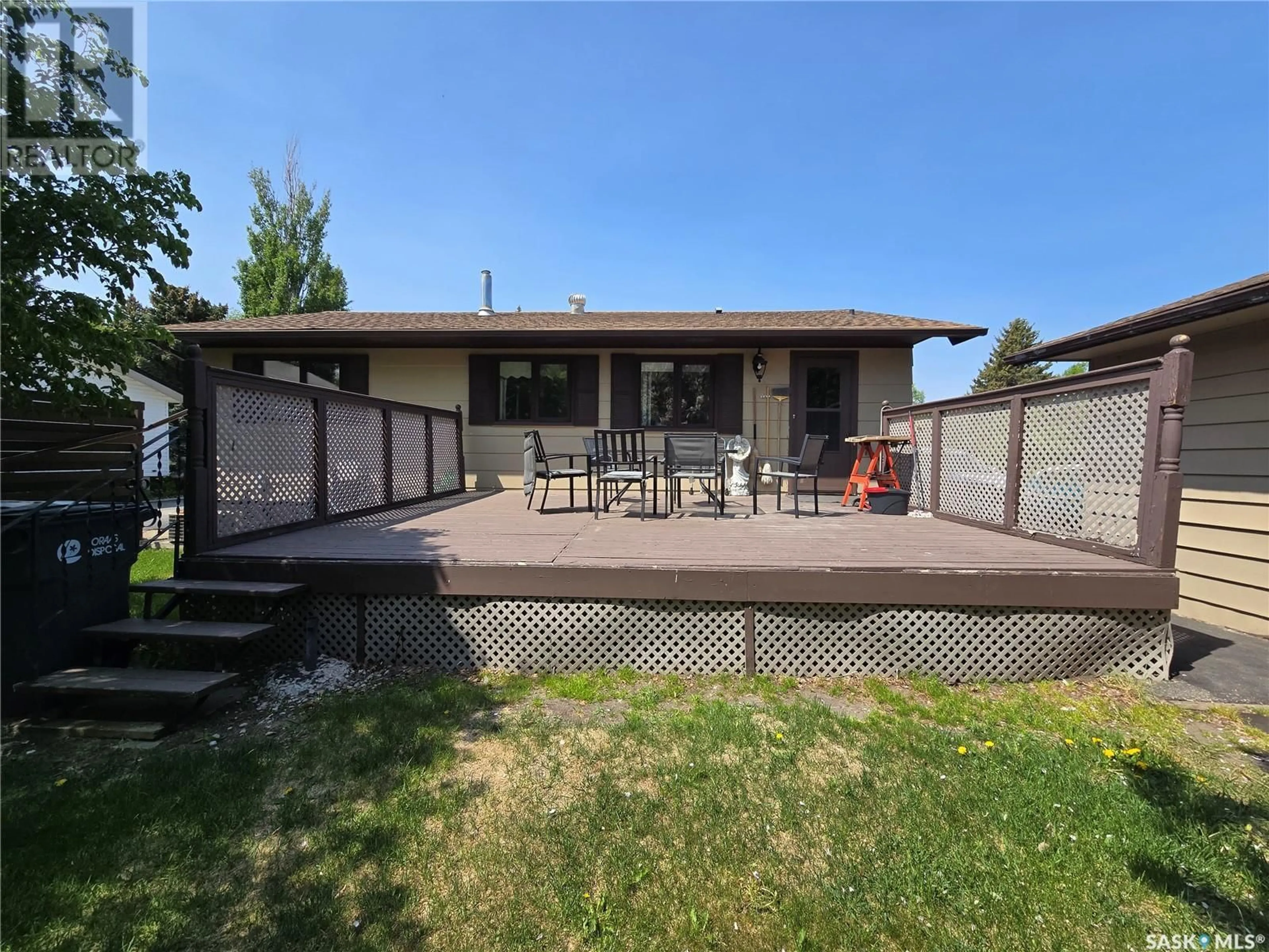 Patio, unknown for 299 9TH AVENUE, Broadview Saskatchewan S0G0K0