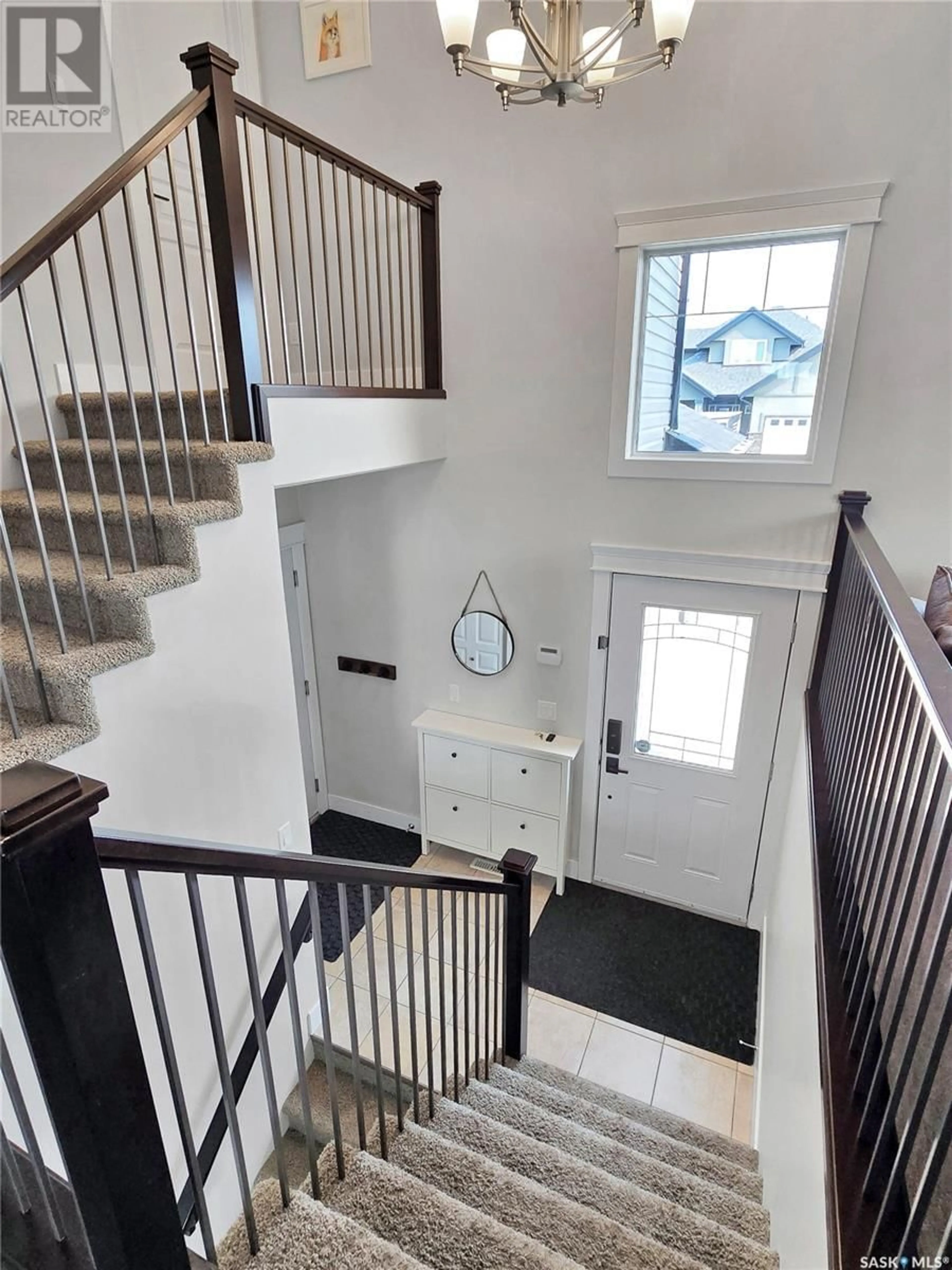 Stairs for 527 REDWOOD CRESCENT, Warman Saskatchewan S0K4S2