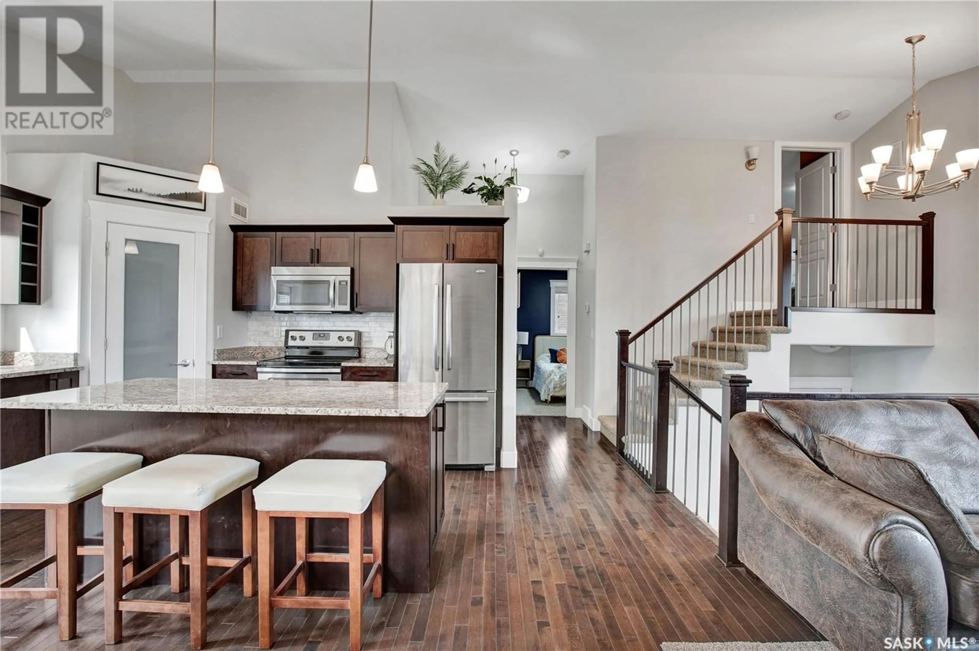 Open concept kitchen, unknown for 527 REDWOOD CRESCENT, Warman Saskatchewan S0K4S2