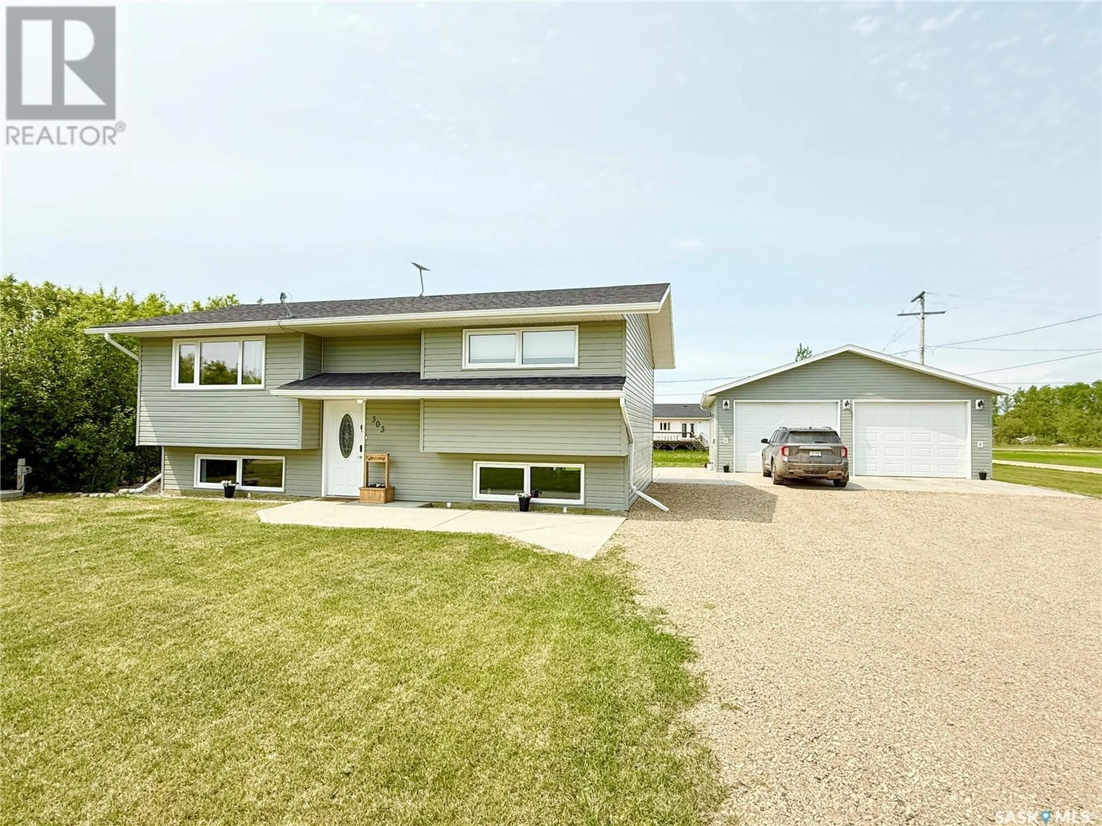 A pic from outside/outdoor area/front of a property/back of a property/a pic from drone, street for 303 HEWARD STREET, Griffin Saskatchewan S0C1G0