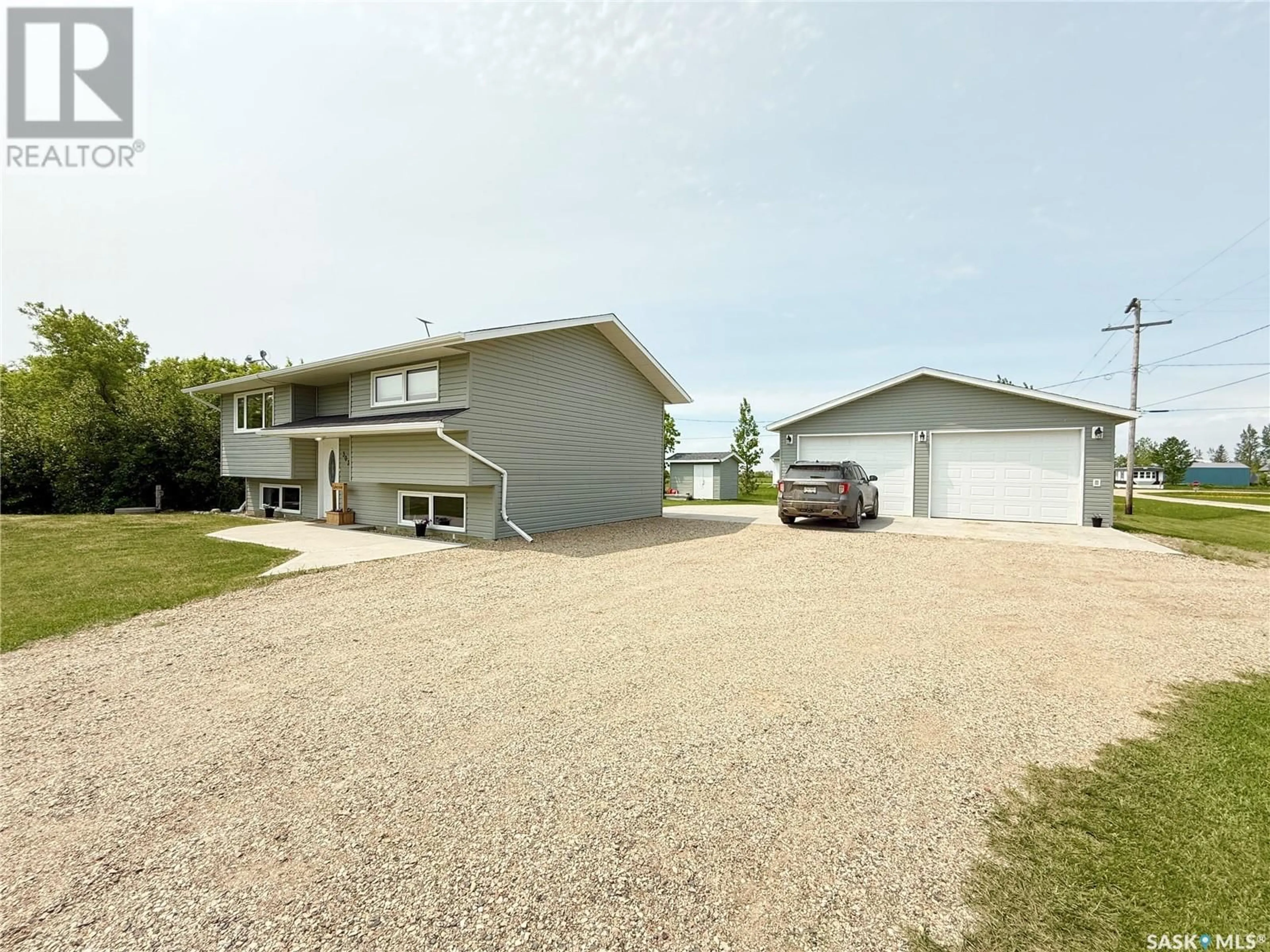 A pic from outside/outdoor area/front of a property/back of a property/a pic from drone, street for 303 HEWARD STREET, Griffin Saskatchewan S0C1G0
