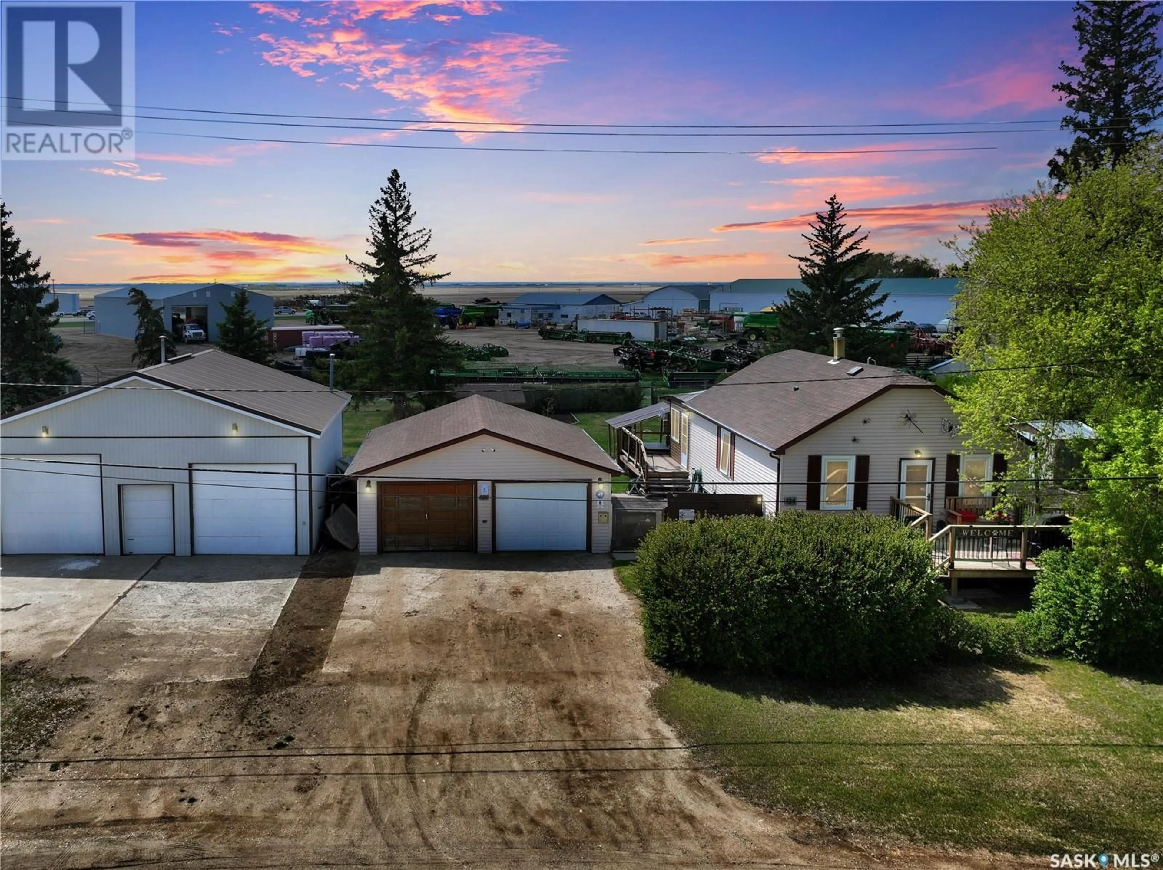 A pic from outside/outdoor area/front of a property/back of a property/a pic from drone, water/lake/river/ocean view for 124 SOUTH RAILWAY AVENUE, Balcarres Saskatchewan S0G0C0