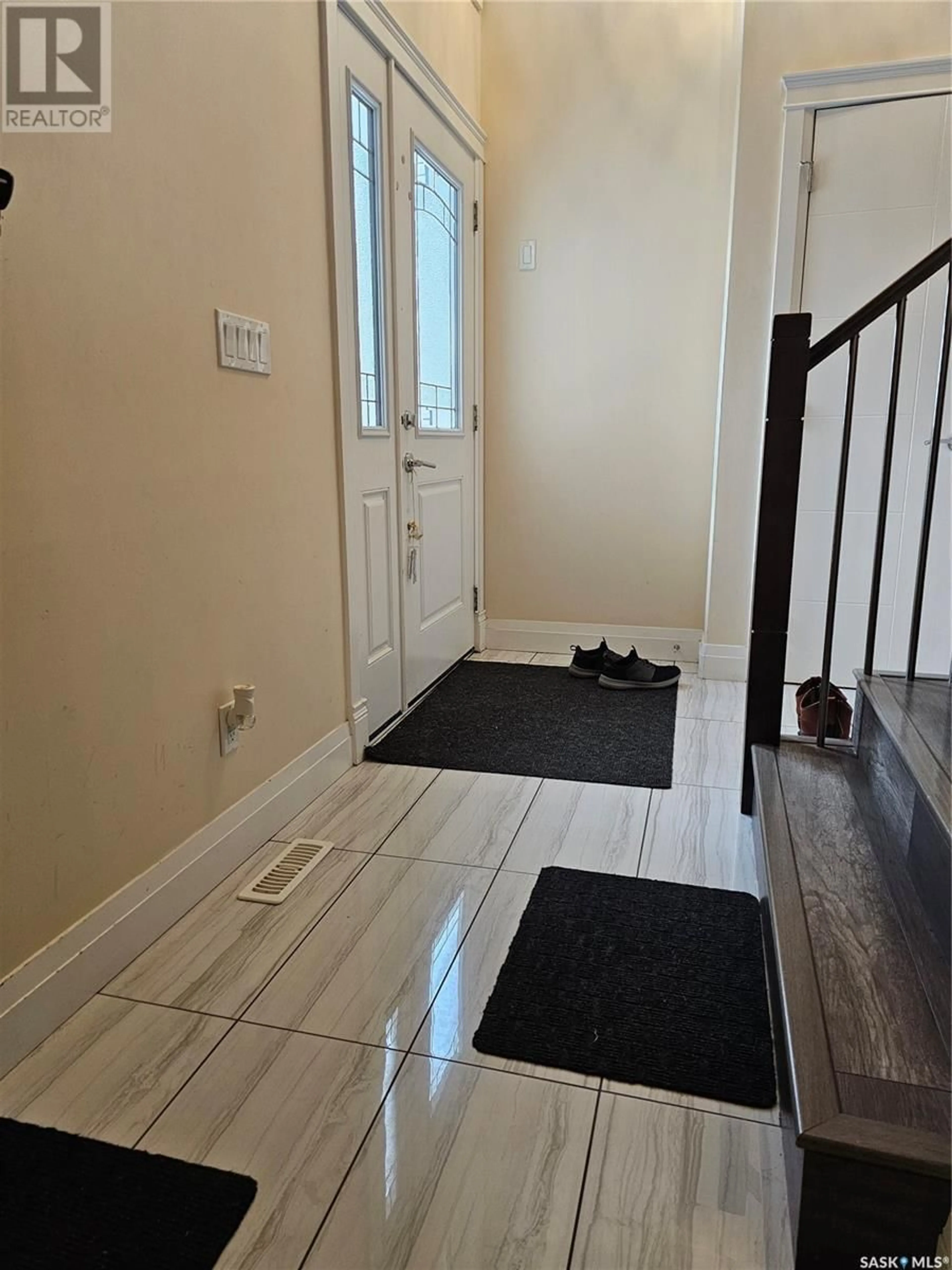 Indoor entryway for 742 BOLSTAD TURN, Saskatoon Saskatchewan S7W0Y3