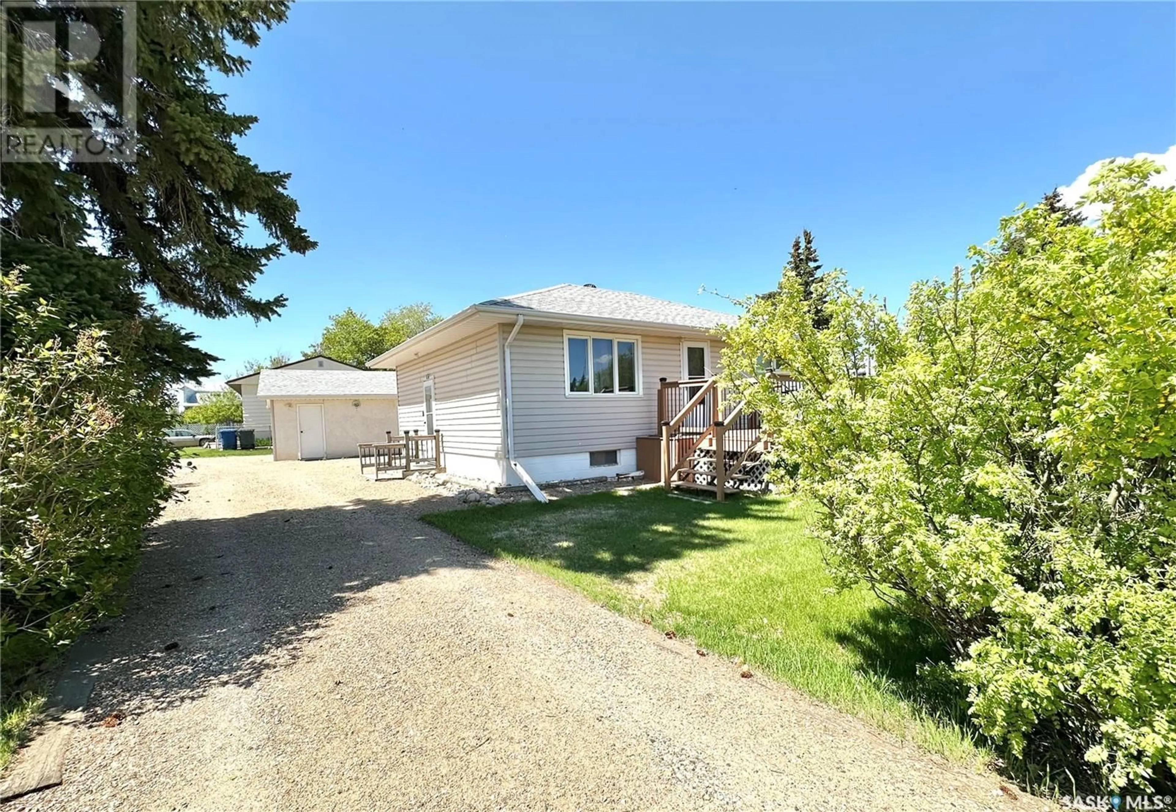 A pic from outside/outdoor area/front of a property/back of a property/a pic from drone, street for 17 NORTH PACIFIC AVENUE, Qu'Appelle Saskatchewan S0G4A0