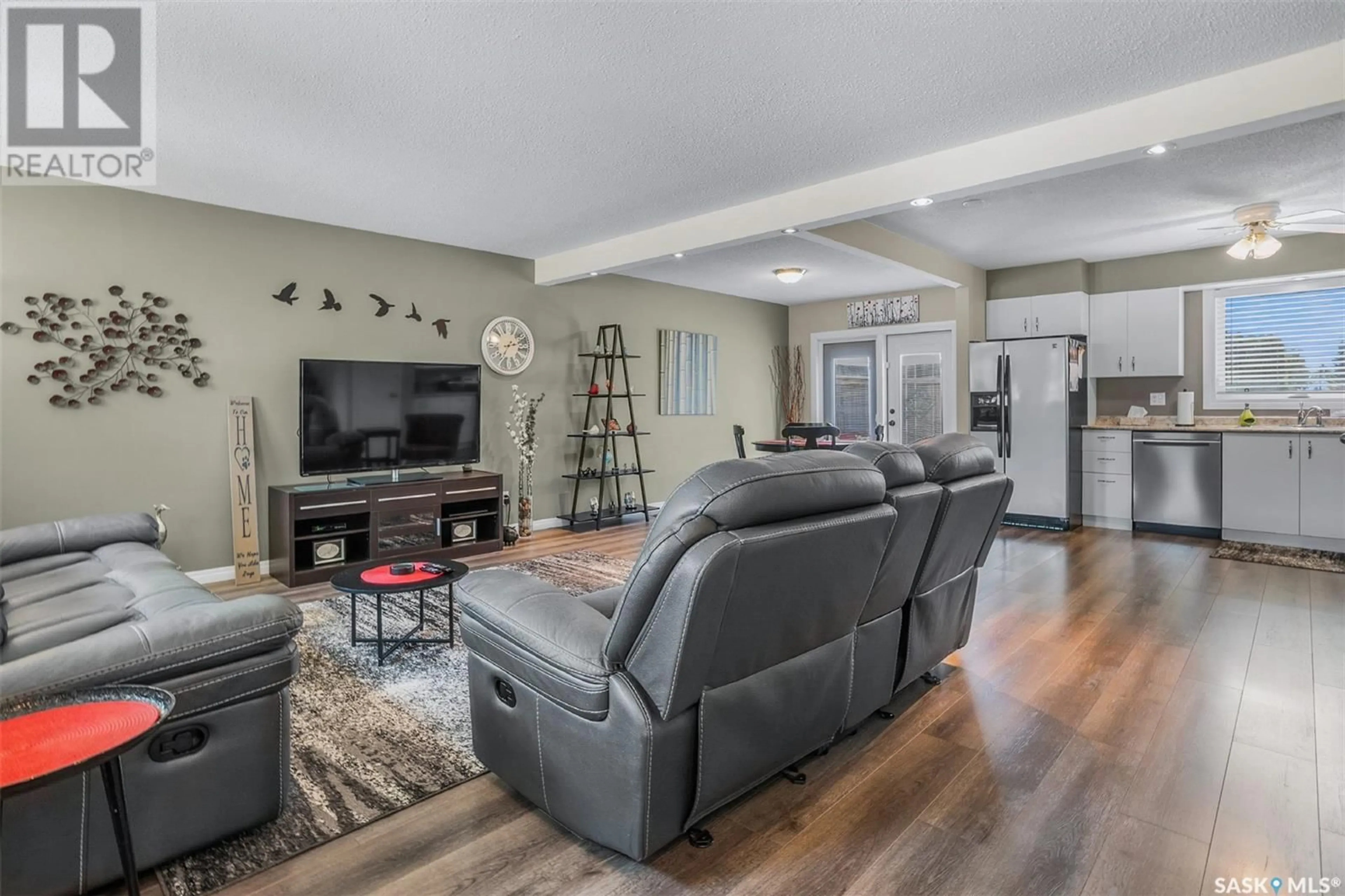 Living room with furniture, unknown for 315 QUILL CRESCENT, Saskatoon Saskatchewan S7K4V3