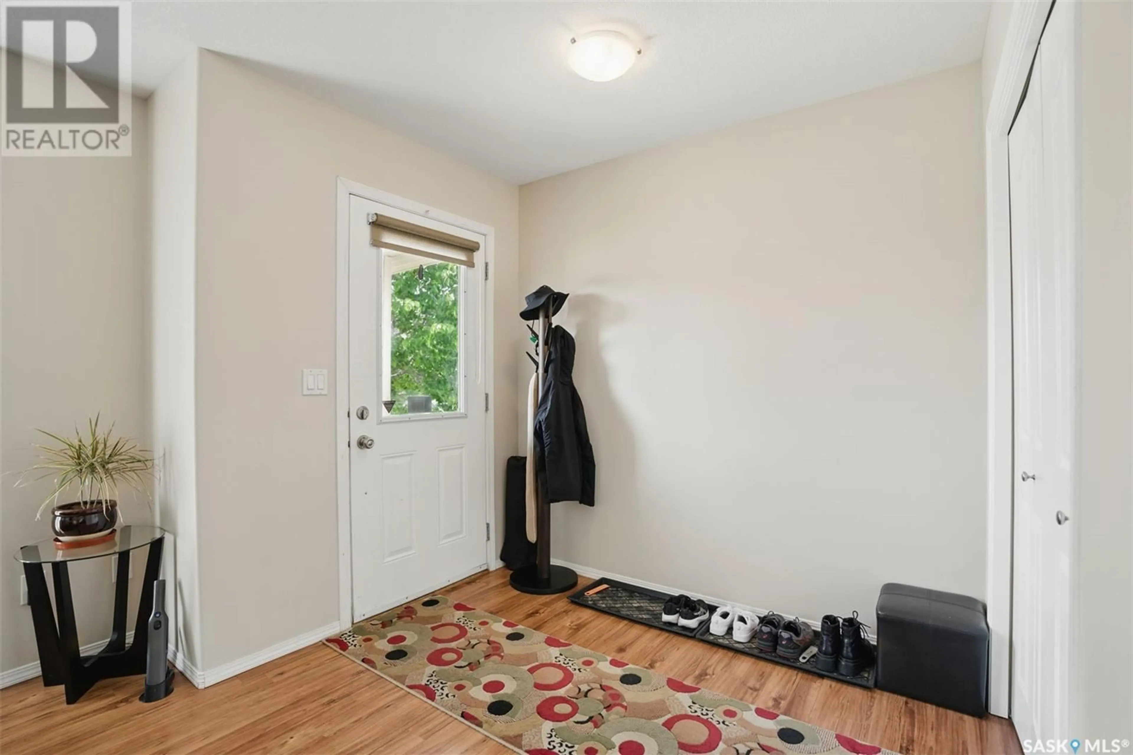 Indoor entryway for 363 LYND LANE, Saskatoon Saskatchewan S7T0B1