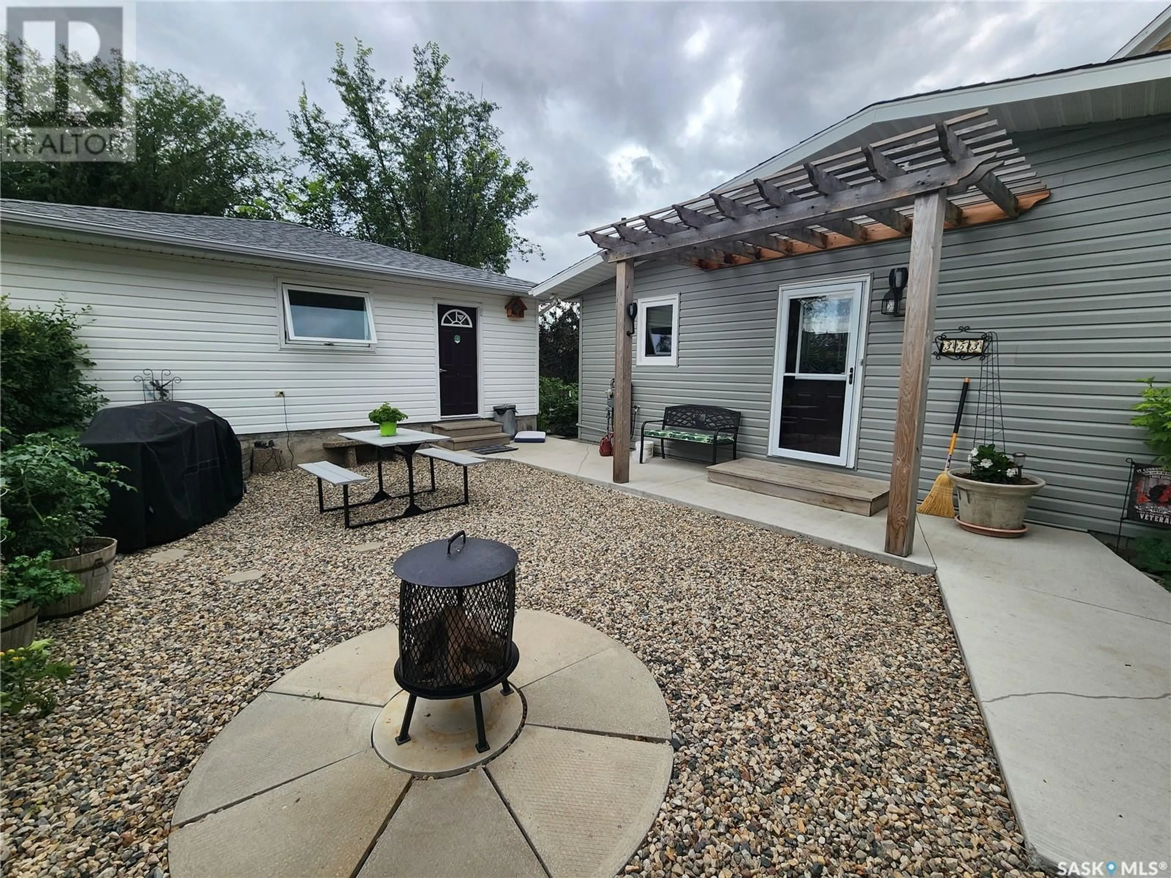 Patio, street for 353 6TH AVENUE, Broadview Saskatchewan S0G0K0