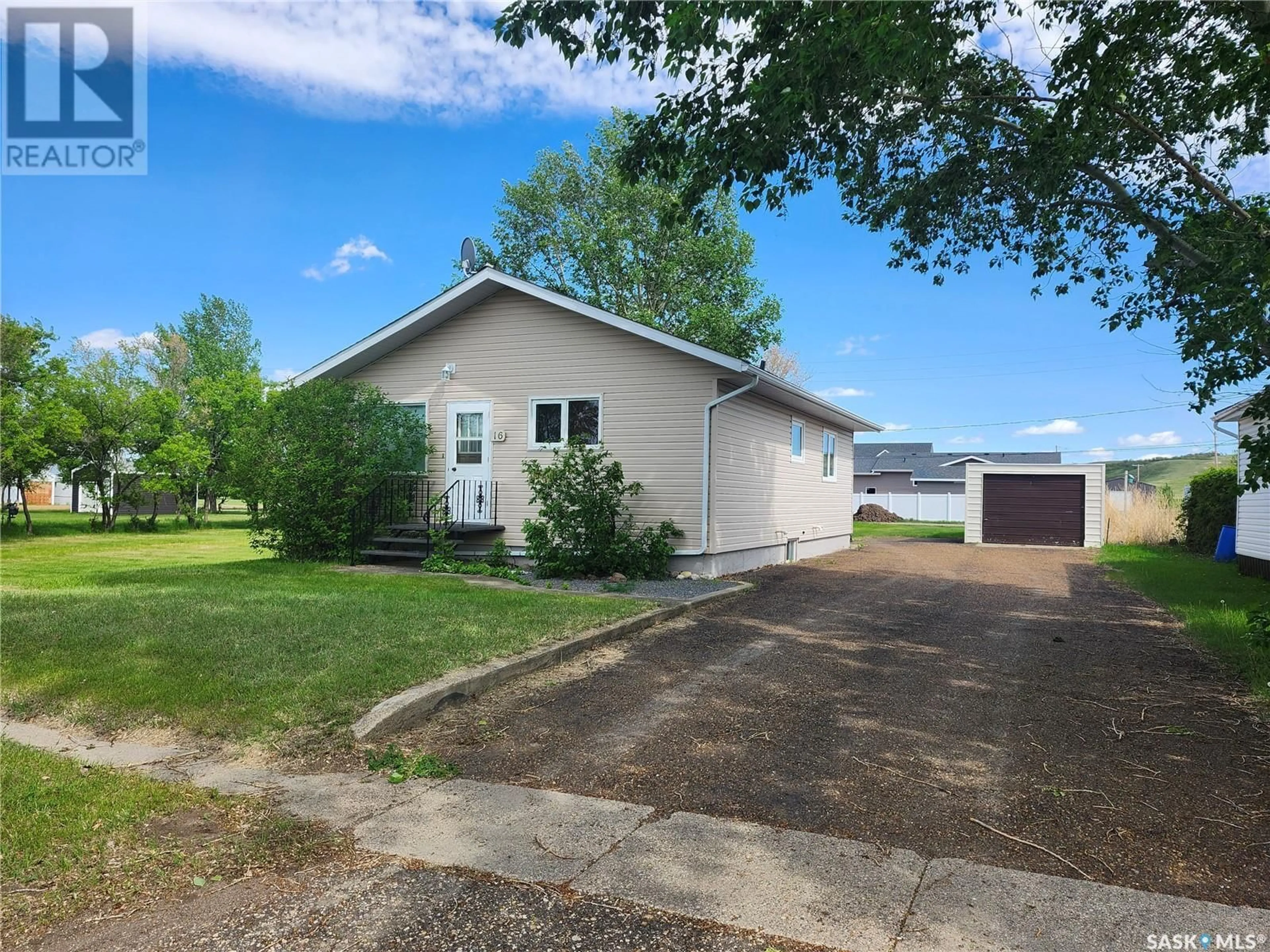 A pic from outside/outdoor area/front of a property/back of a property/a pic from drone, water/lake/river/ocean view for 16 H AVENUE, Willow Bunch Saskatchewan S0H0K0