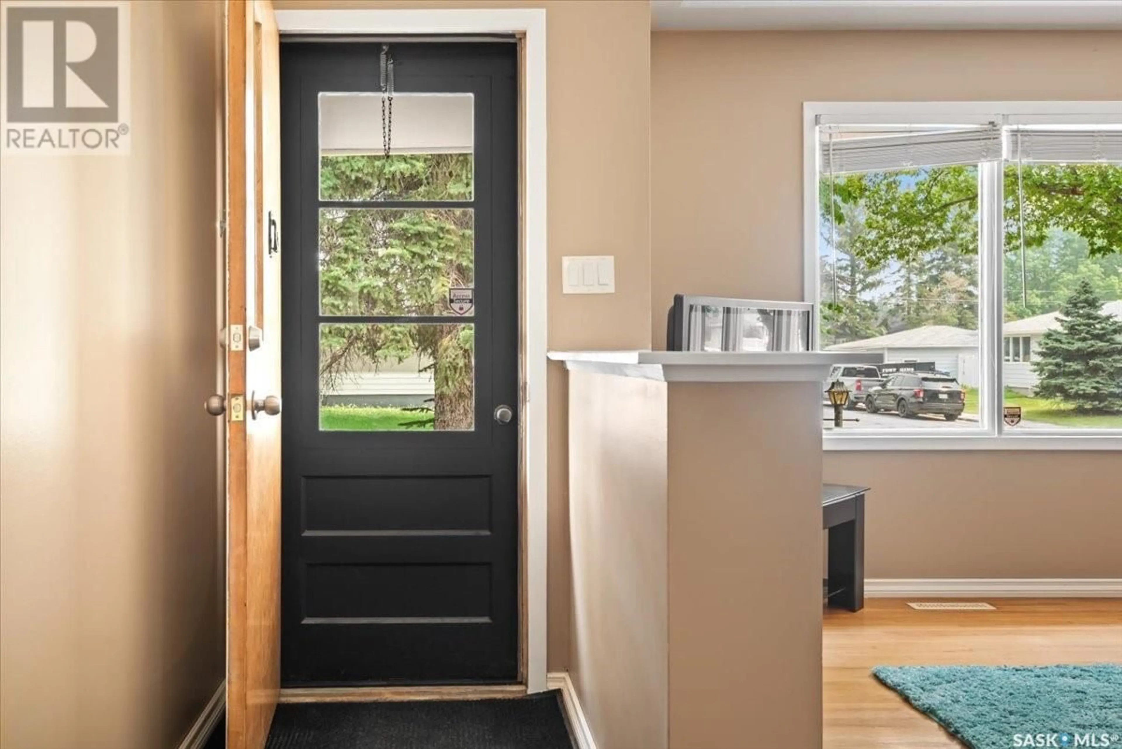 Indoor entryway for 34 MACLEAN STREET, Regina Saskatchewan S4R4T7