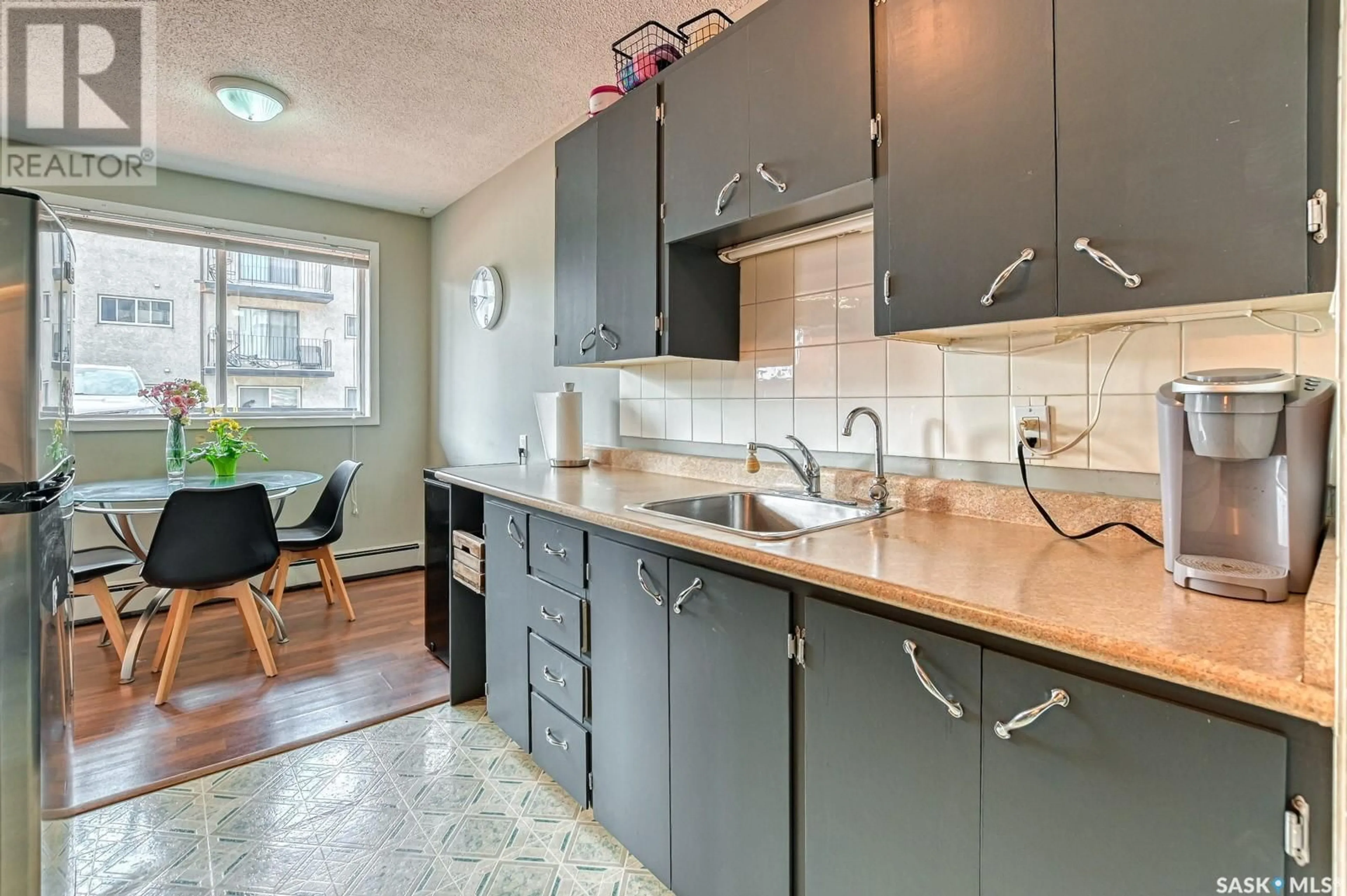 Standard kitchen, unknown for 21 26 SHAW STREET, Regina Saskatchewan S4R3M4