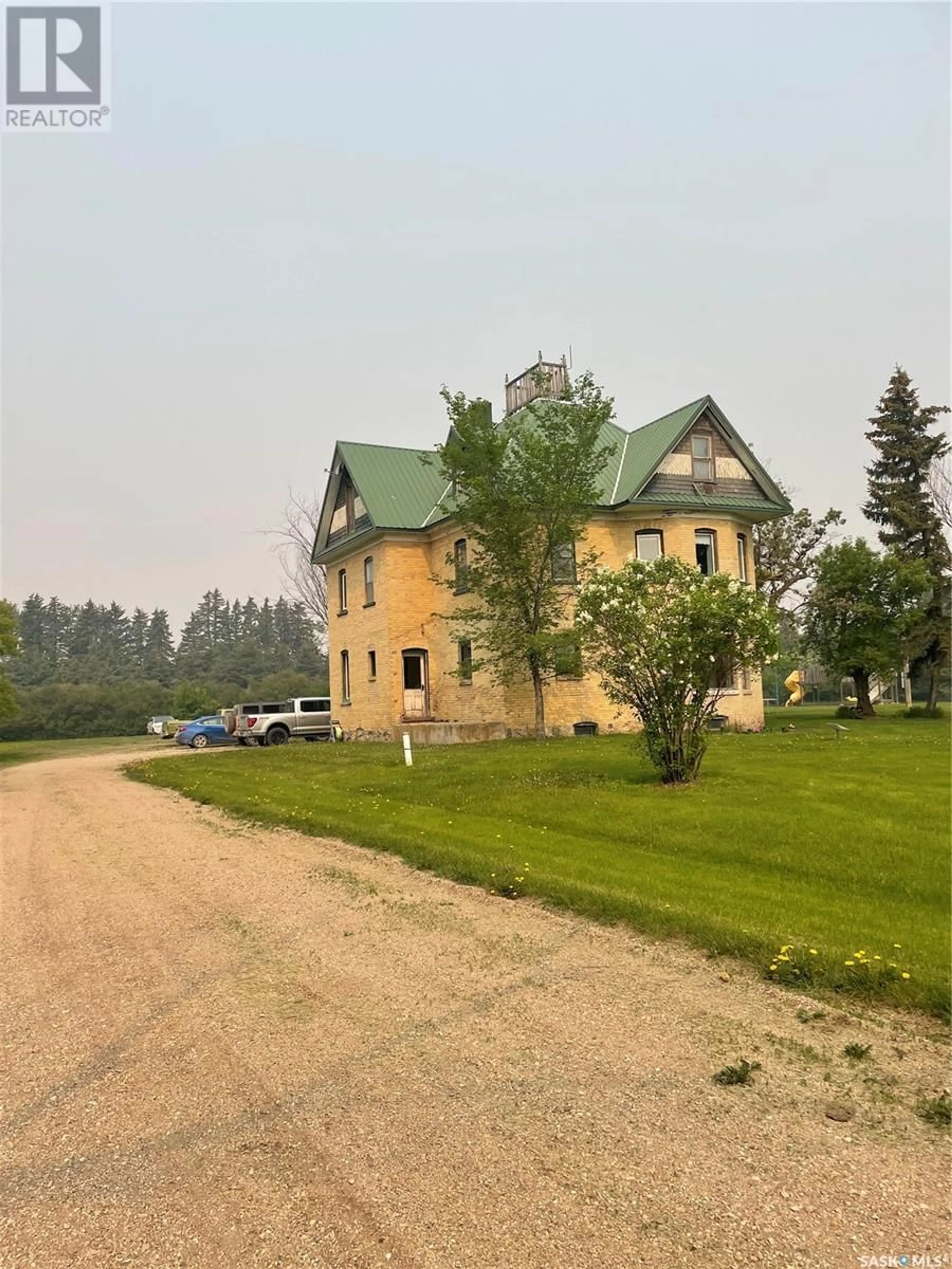 A pic from outside/outdoor area/front of a property/back of a property/a pic from drone, building for GRENFELL ACREAGE, Elcapo Rm No. 154 Saskatchewan S0G2B0
