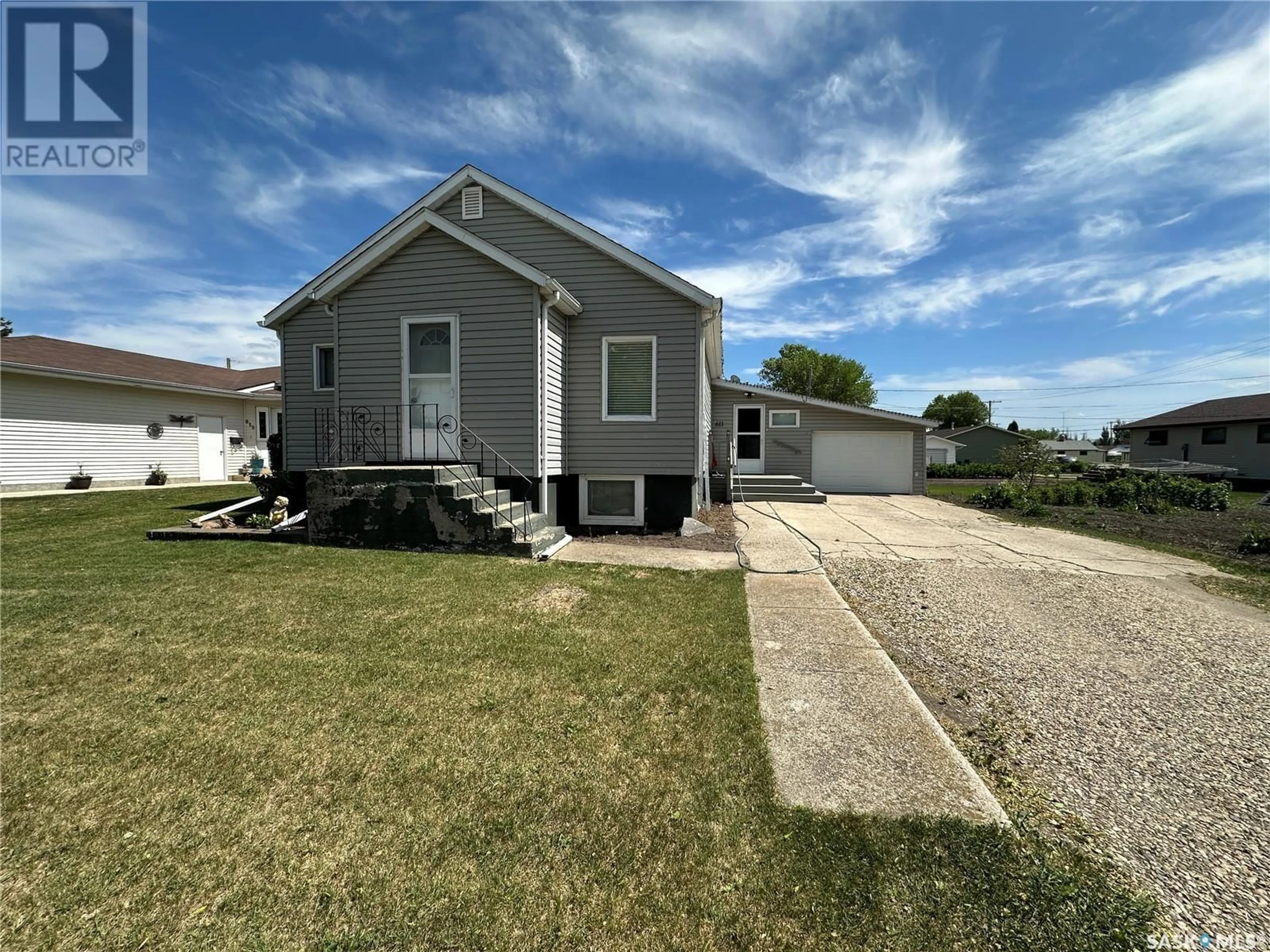 Home with vinyl exterior material, street for 611 GARDNER STREET, Bruno Saskatchewan S0K0S0