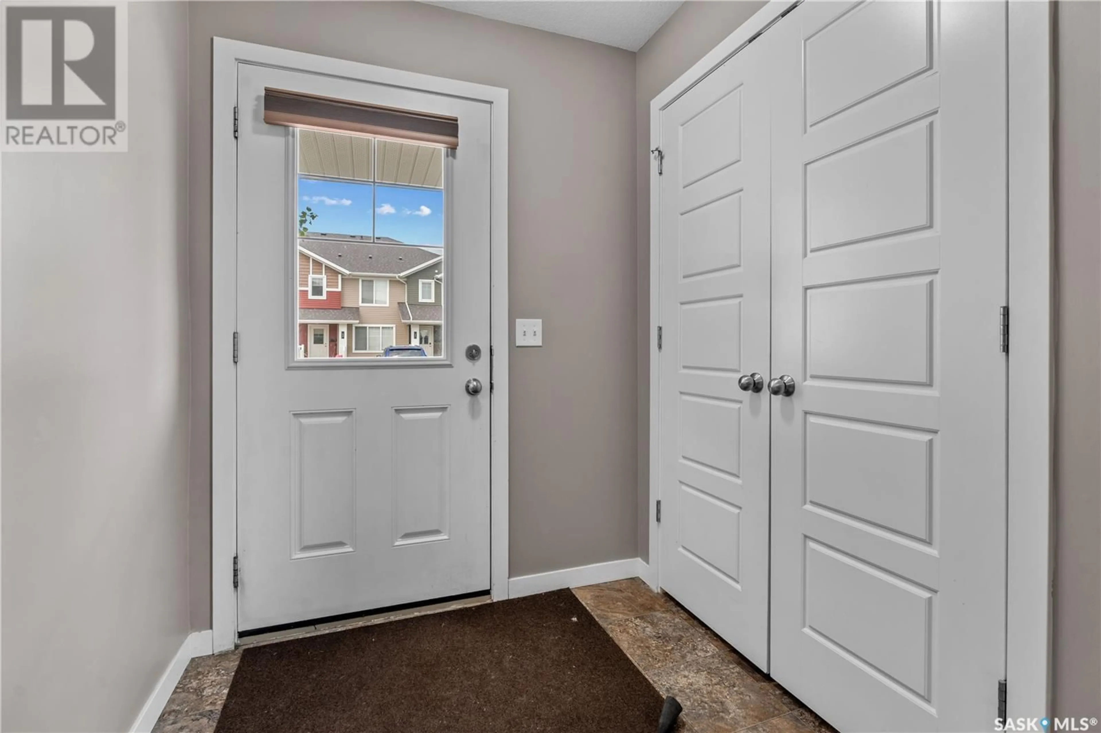 Indoor entryway for 26 - 5742 GORDON ROAD, Regina Saskatchewan S4W0M1
