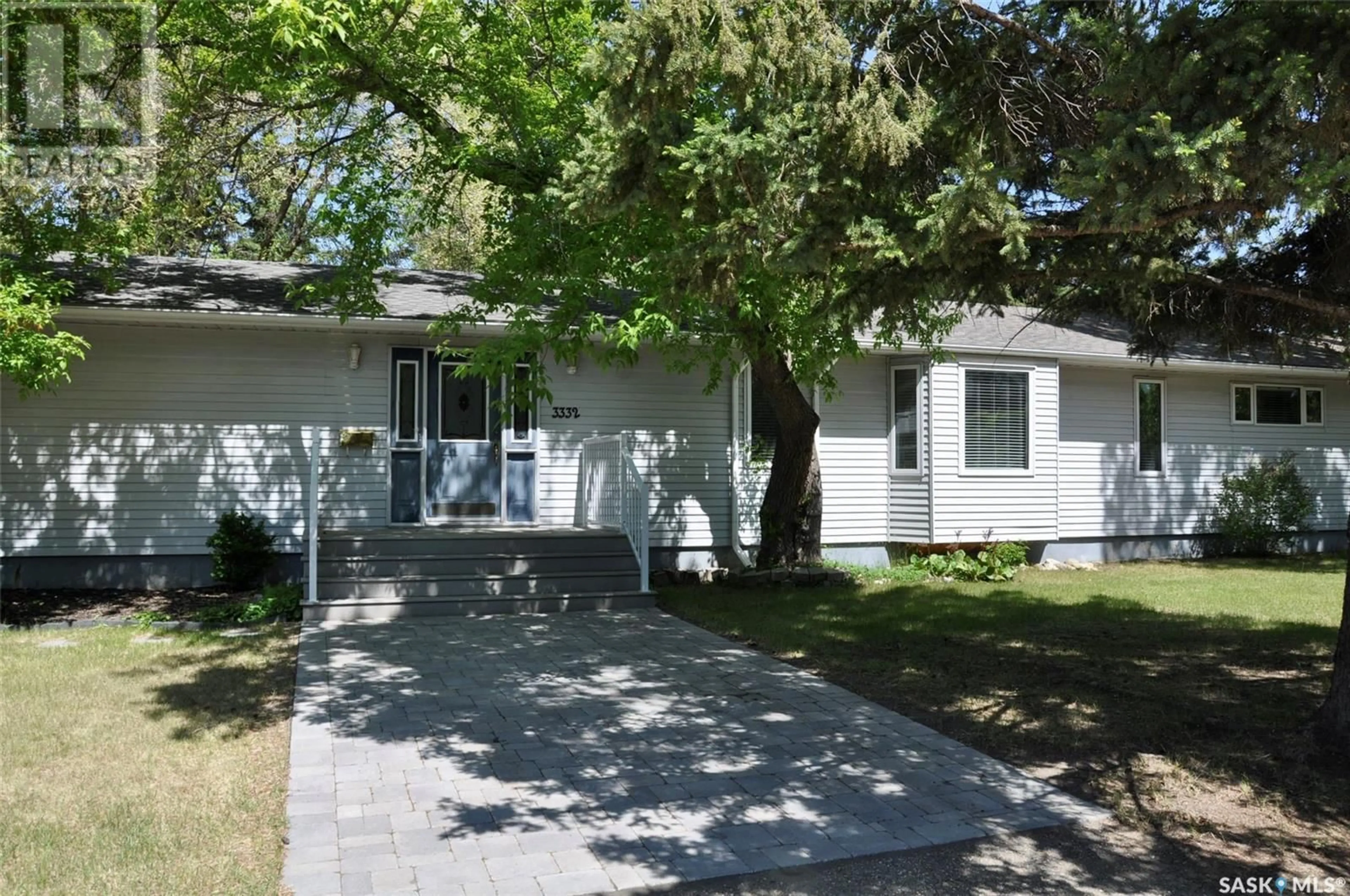Home with vinyl exterior material, street for 3332 ORTONA STREET, Saskatoon Saskatchewan S7M3R8