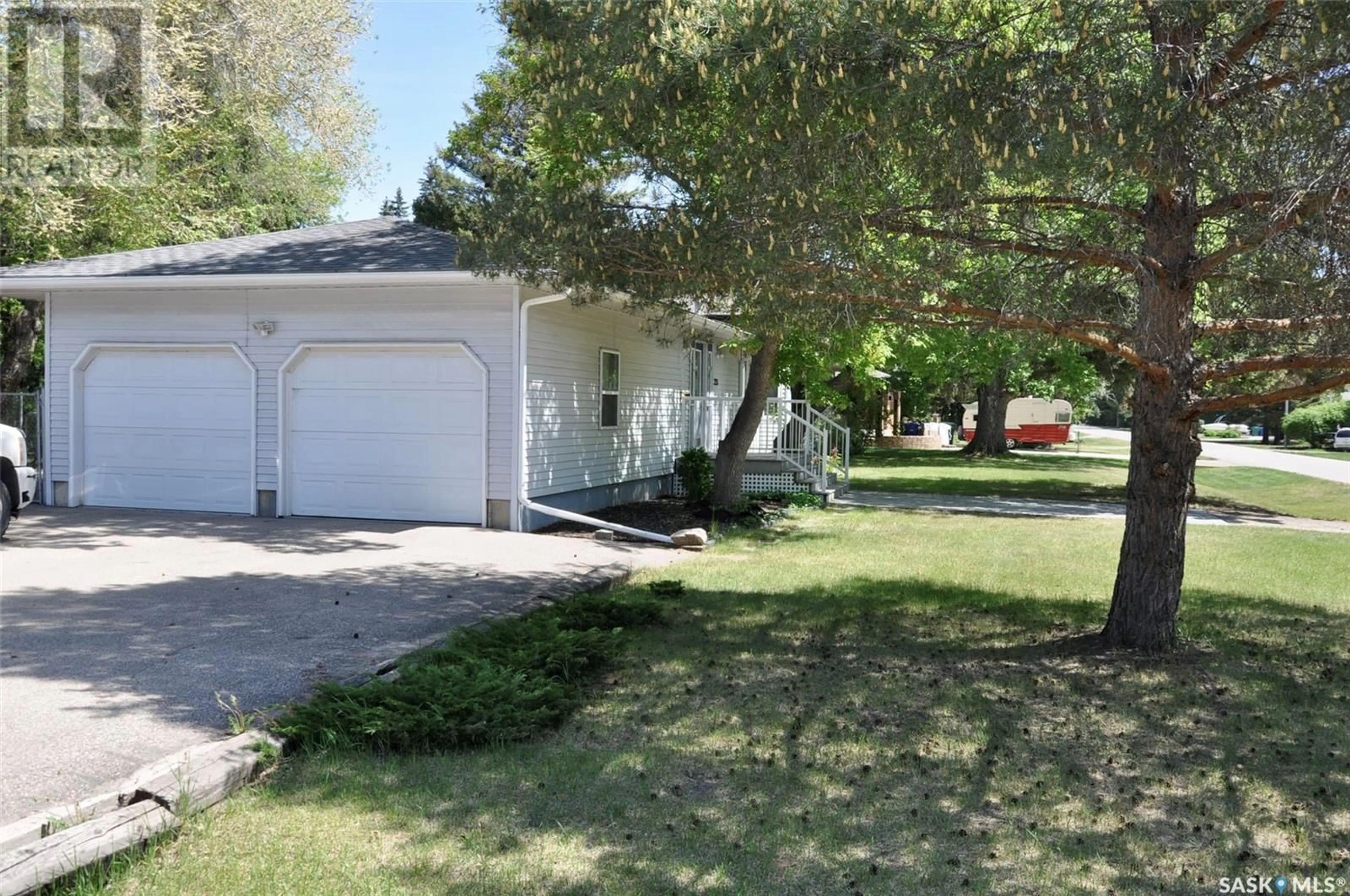 Home with vinyl exterior material, street for 3332 ORTONA STREET, Saskatoon Saskatchewan S7M3R8