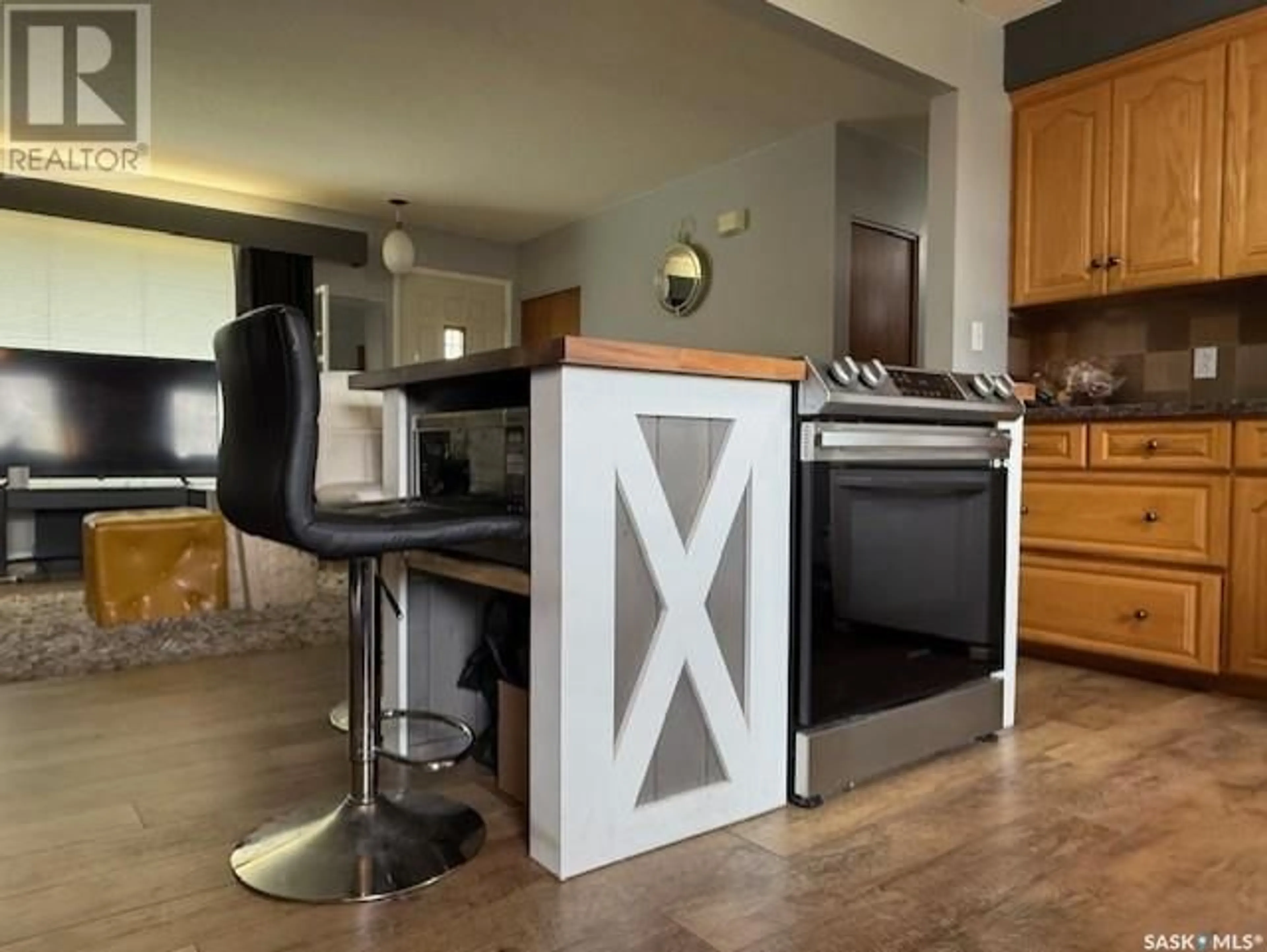 Open concept kitchen, unknown for 29 JUBILEE CRESCENT, Melville Saskatchewan S0A2P0